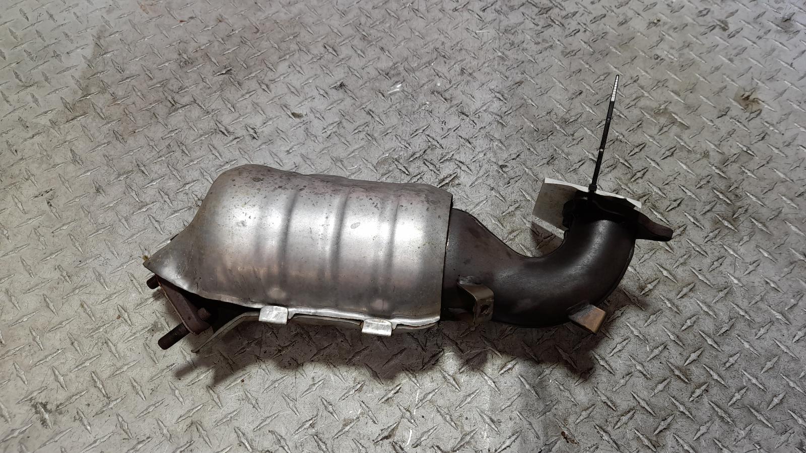 View Auto part Catalytic Converter Mitsubishi Triton 2015