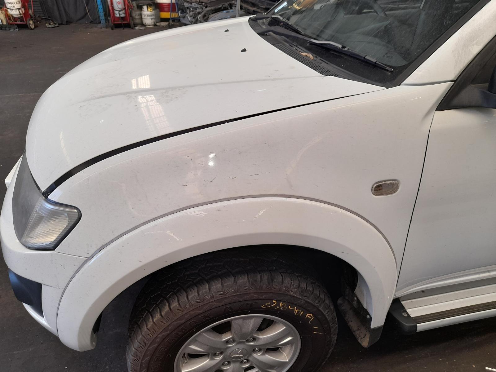 View Auto part Left Guard Mitsubishi Triton 2015