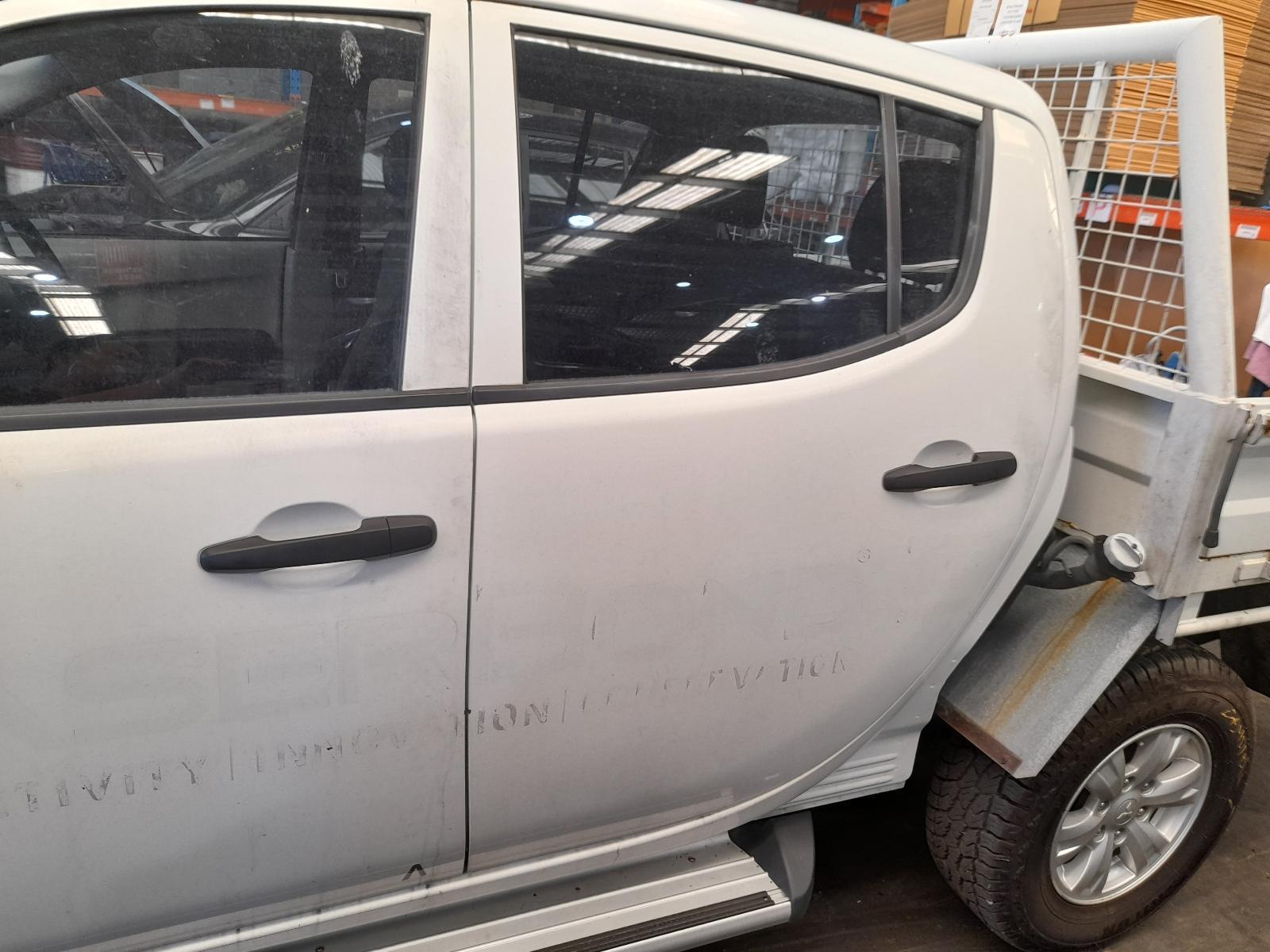 View Auto part Left Rear Door/Sliding Mitsubishi Triton 2015