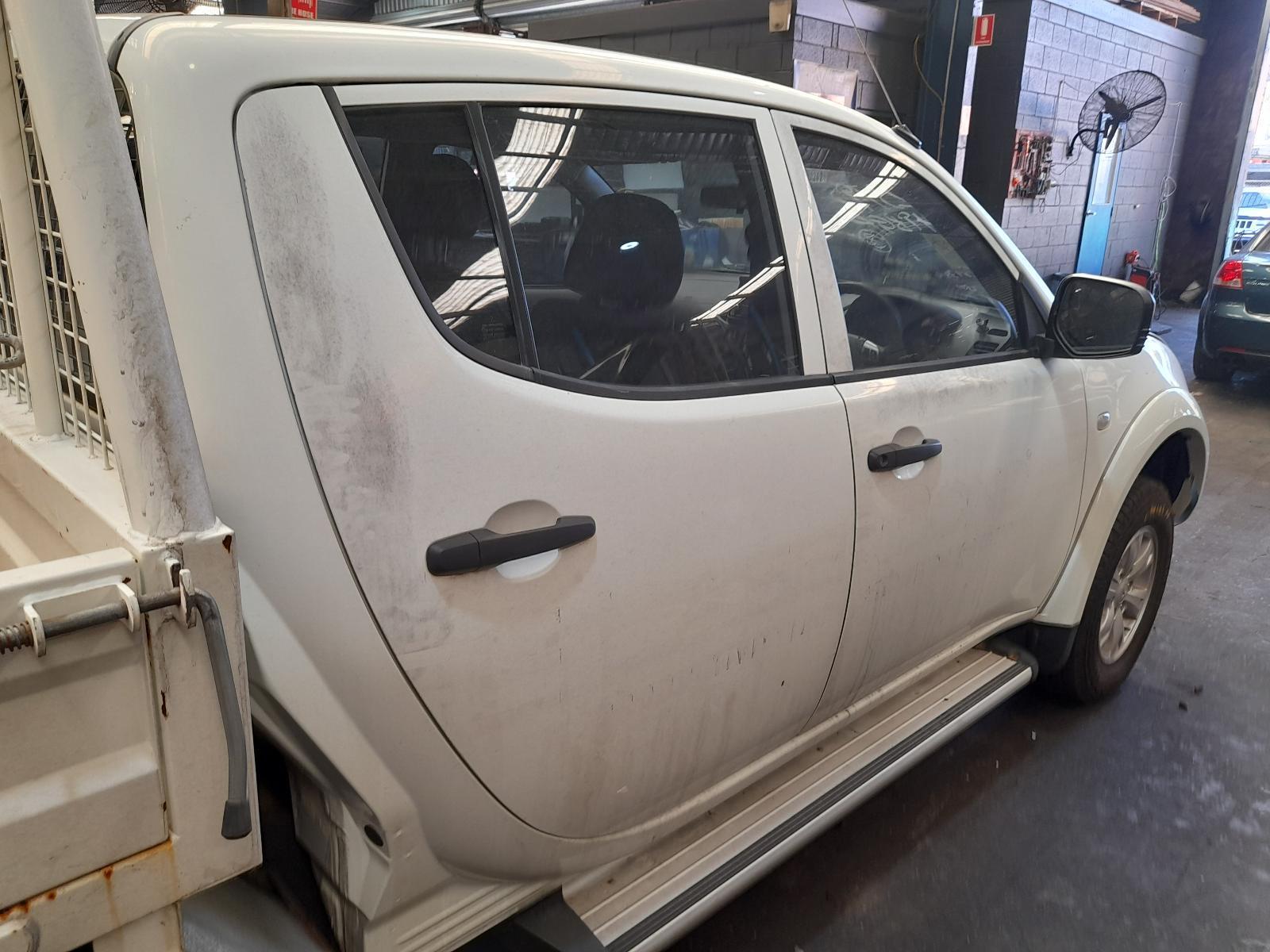 View Auto part Right Rear Door Sliding Mitsubishi Triton 2015