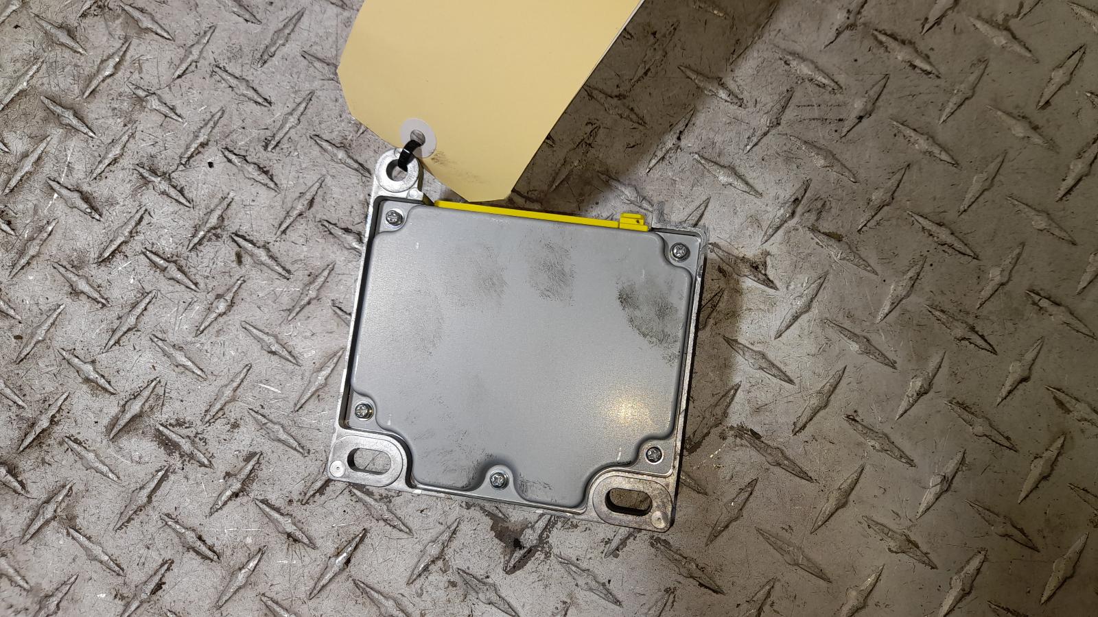 View Auto part Airbag Module/Sensor Mitsubishi Triton 2015