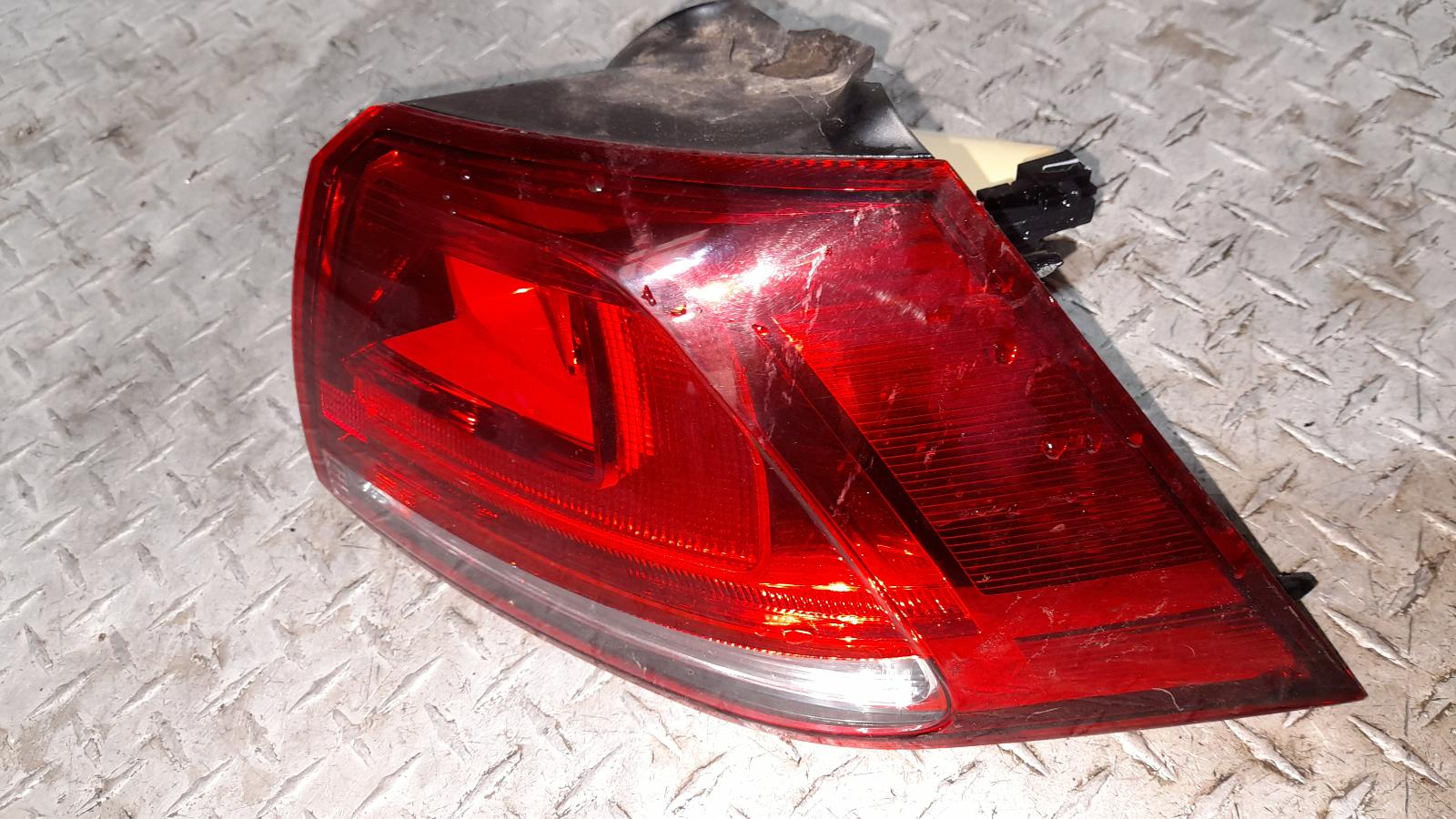 View Auto part Right Taillight Volkswagen Golf 2015