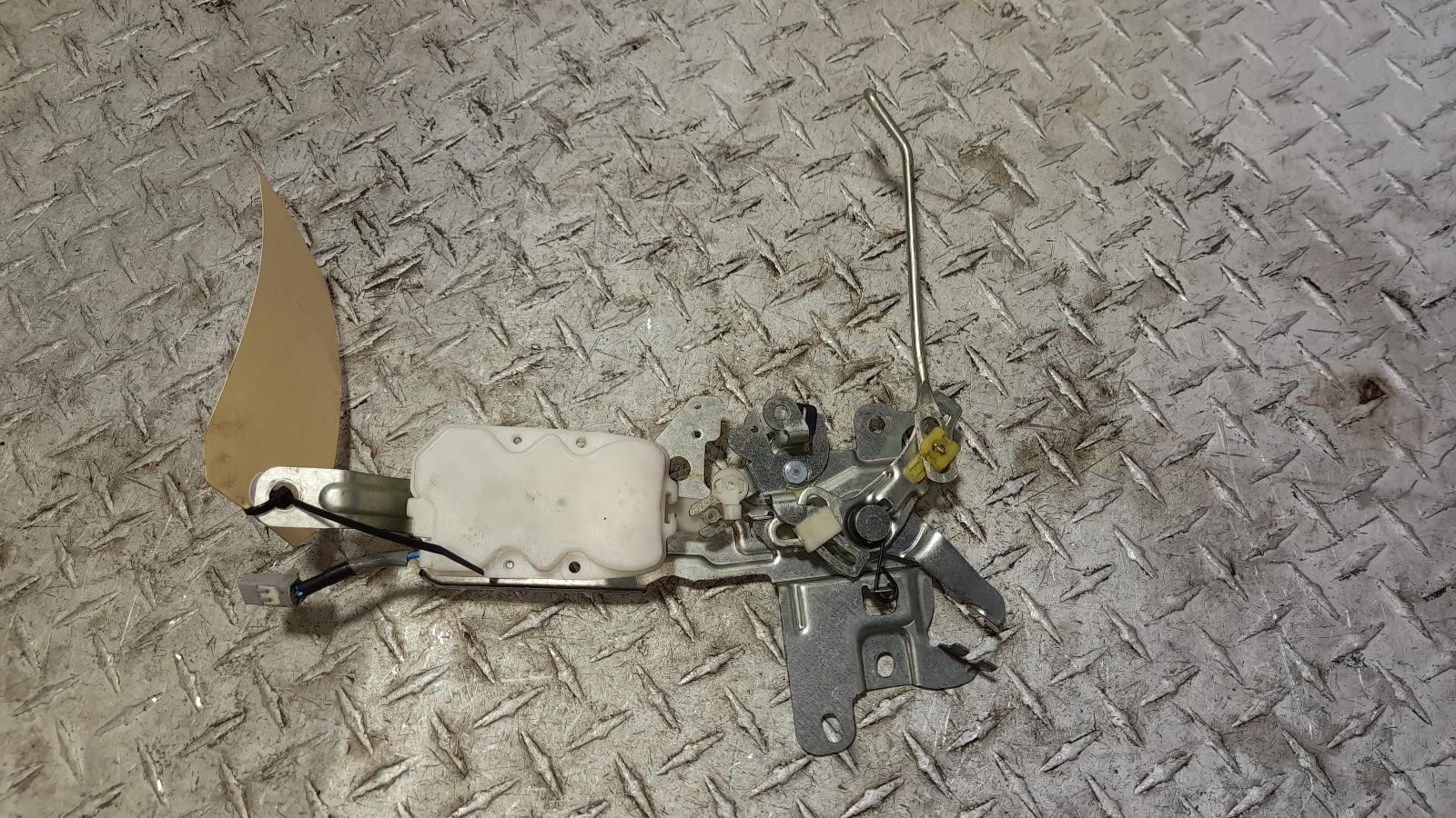 View Auto part Door/Boot/Gate Lock Toyota Hiace 2014