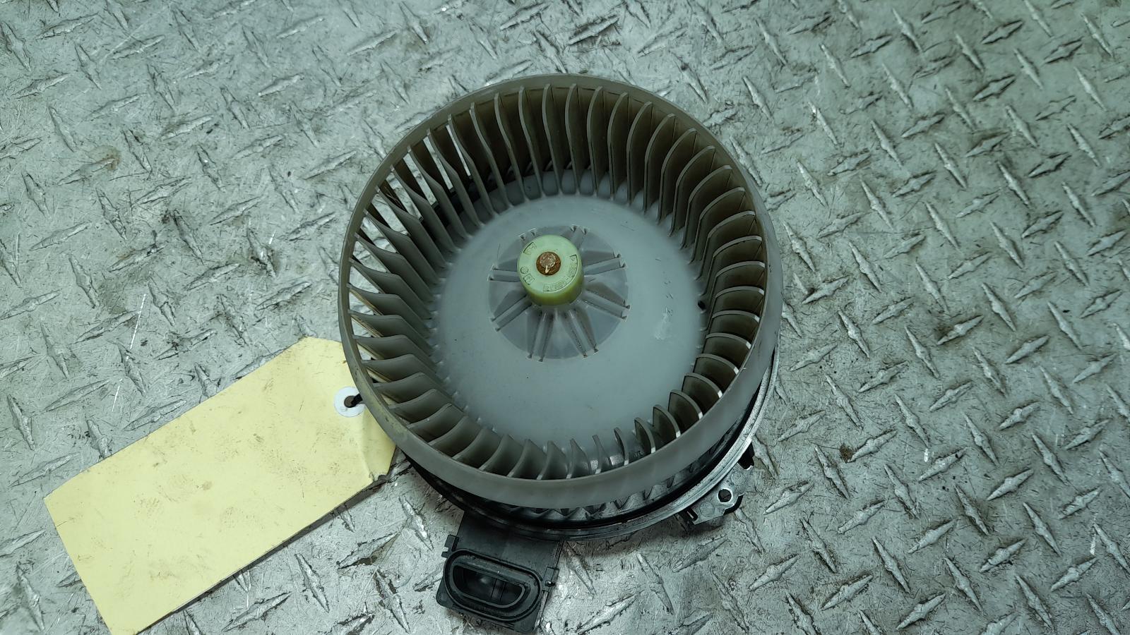 View Auto part Heater Fan Motor Toyota Hiace 2014