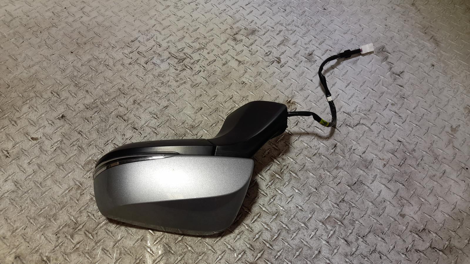 View Auto part Left Door Mirror Toyota Kluger 2022