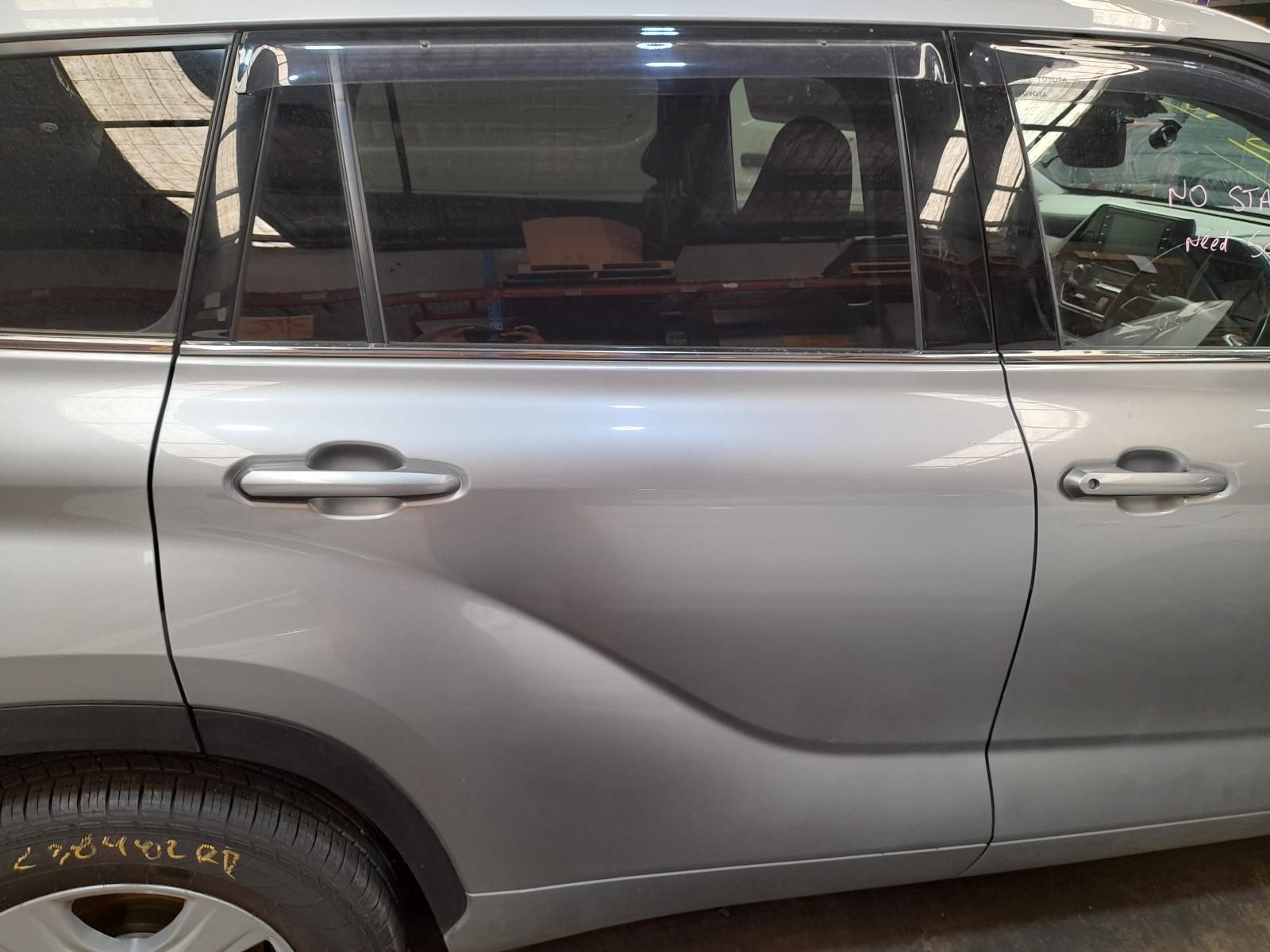 View Auto part Right Rear Door Sliding Toyota Kluger 2022