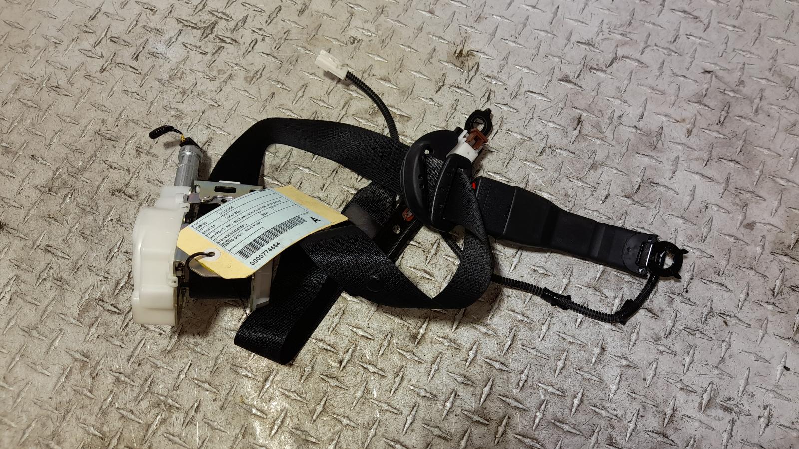 View Auto part Seatbelt/Stalk Toyota Kluger 2022