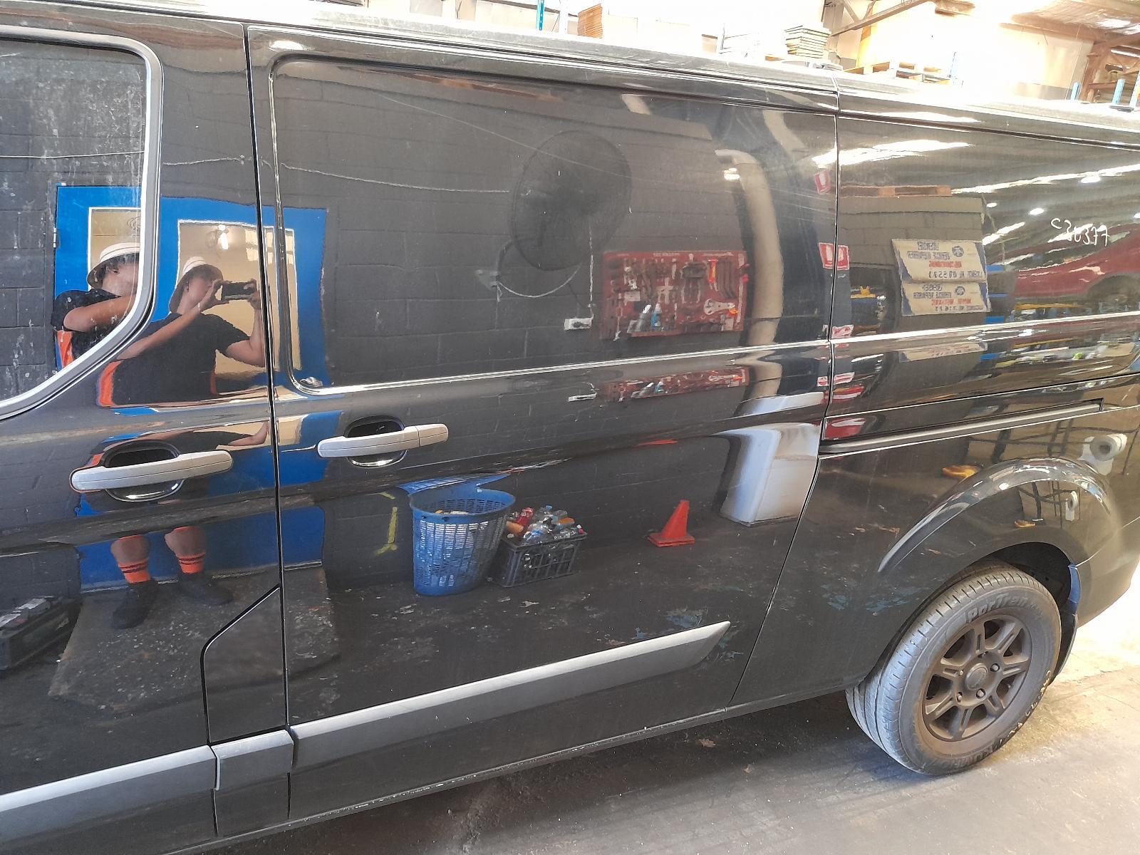 View Auto part Left Rear Door/Sliding Ford Transit Custom 2018