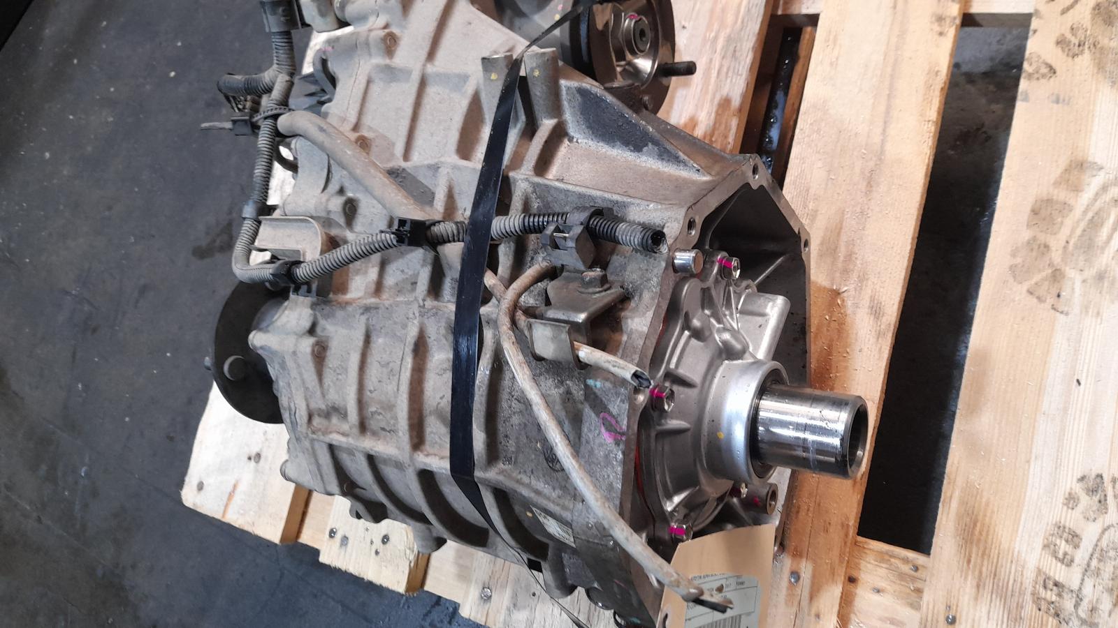 View Auto part Transfer Case Mitsubishi Triton 2017