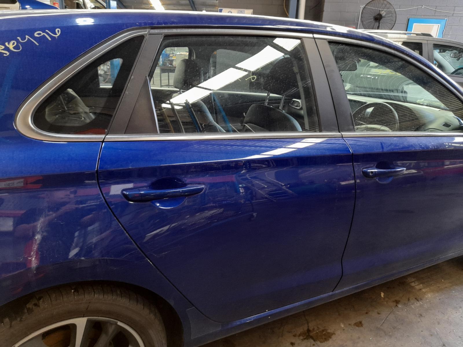 View Auto part Right Rear Door Sliding Hyundai I30 2020