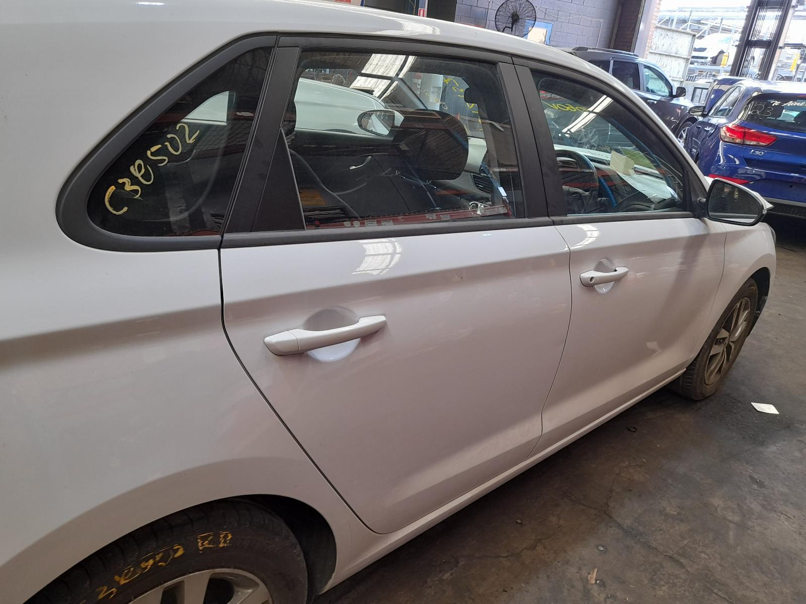 View Auto part Right Rear Door Sliding Hyundai I30 2018