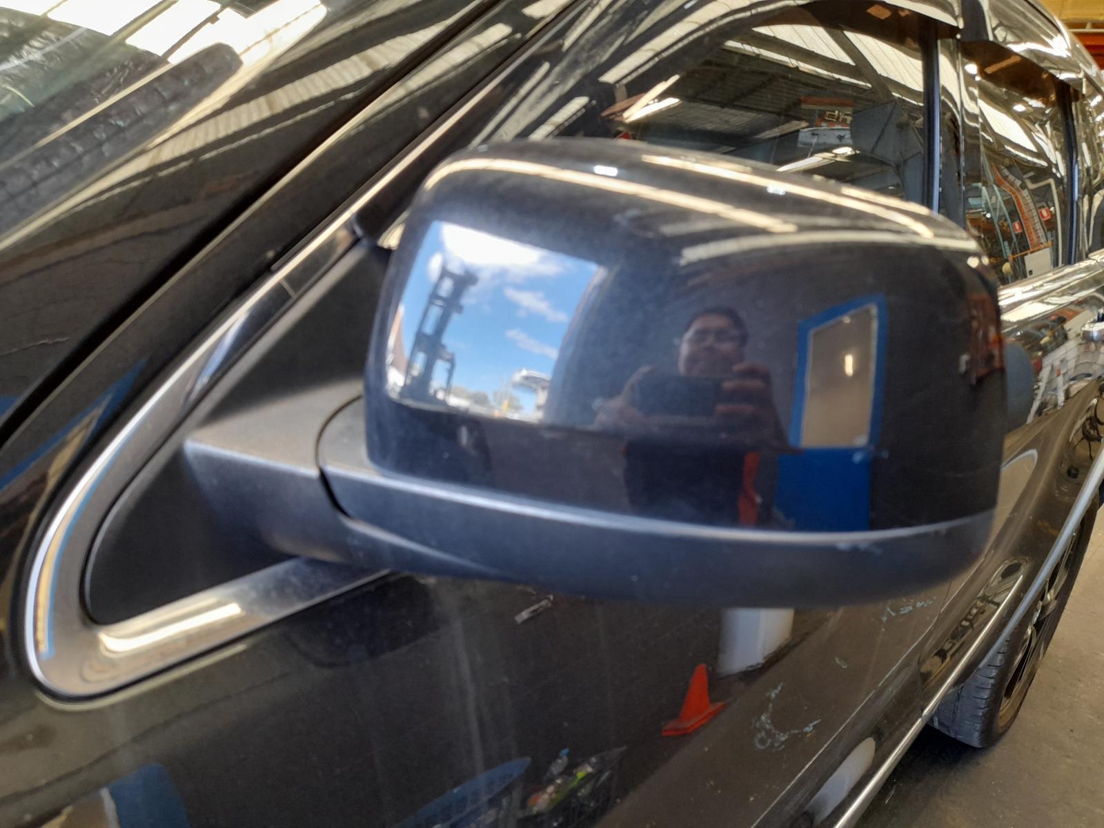View Auto part Left Door Mirror Jeep Grandcherokee 2011