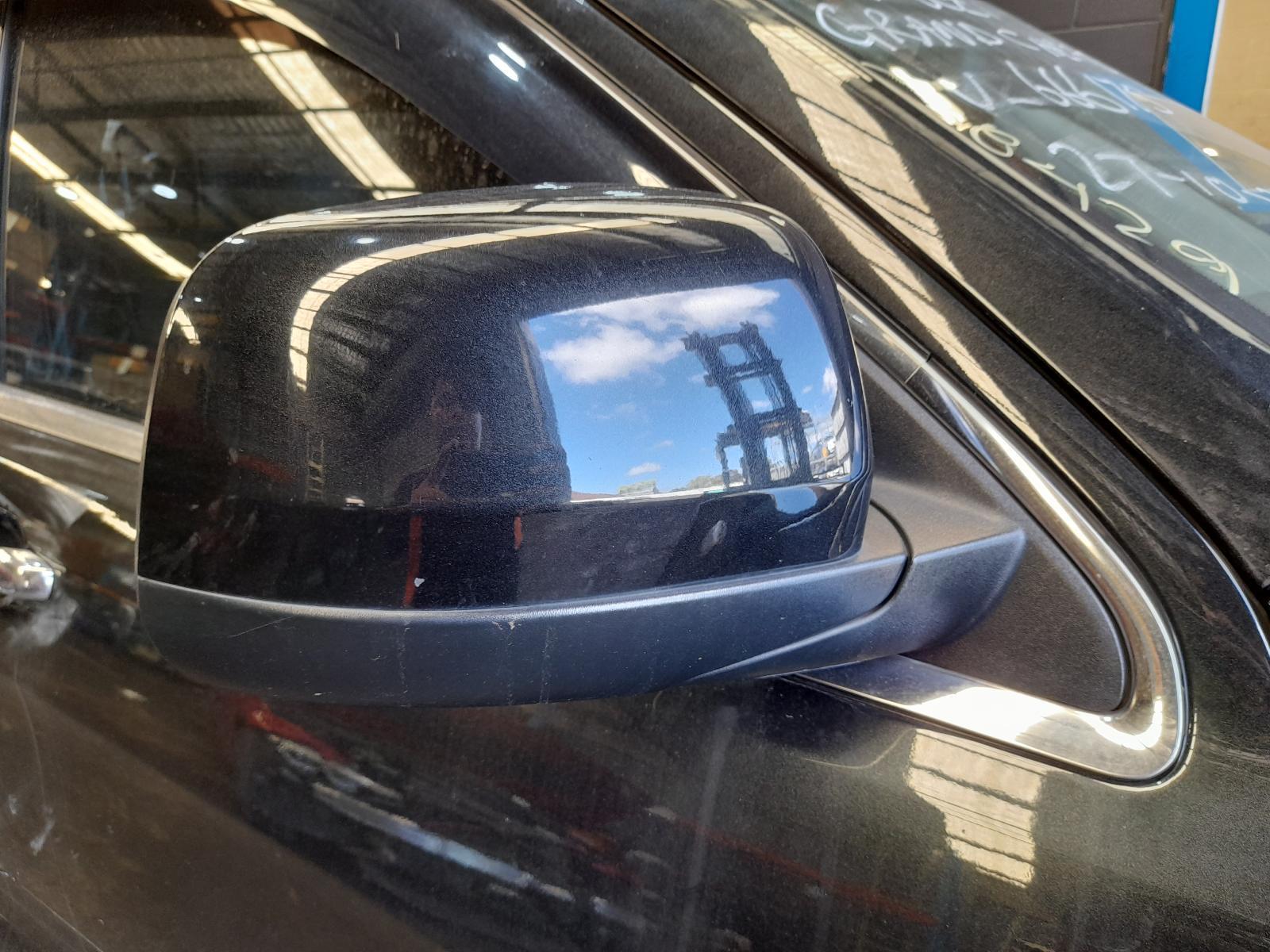 View Auto part Right Door Mirror Jeep Grandcherokee 2011