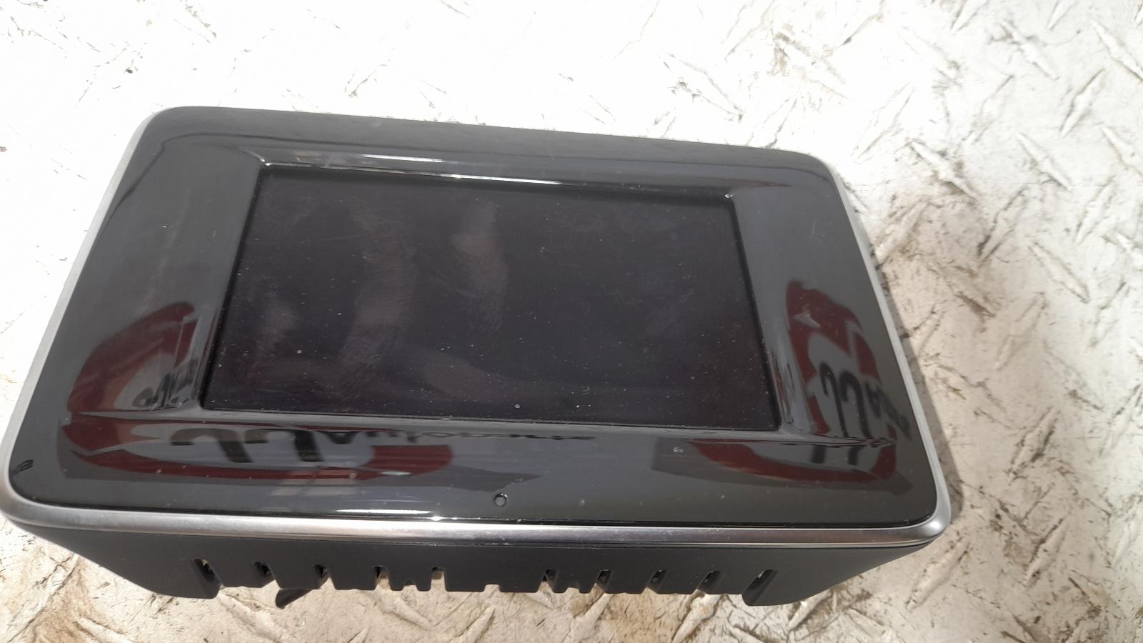 View Auto part Radio/Cd/Dvd/Sat/Tv Mercedes A Class 2015