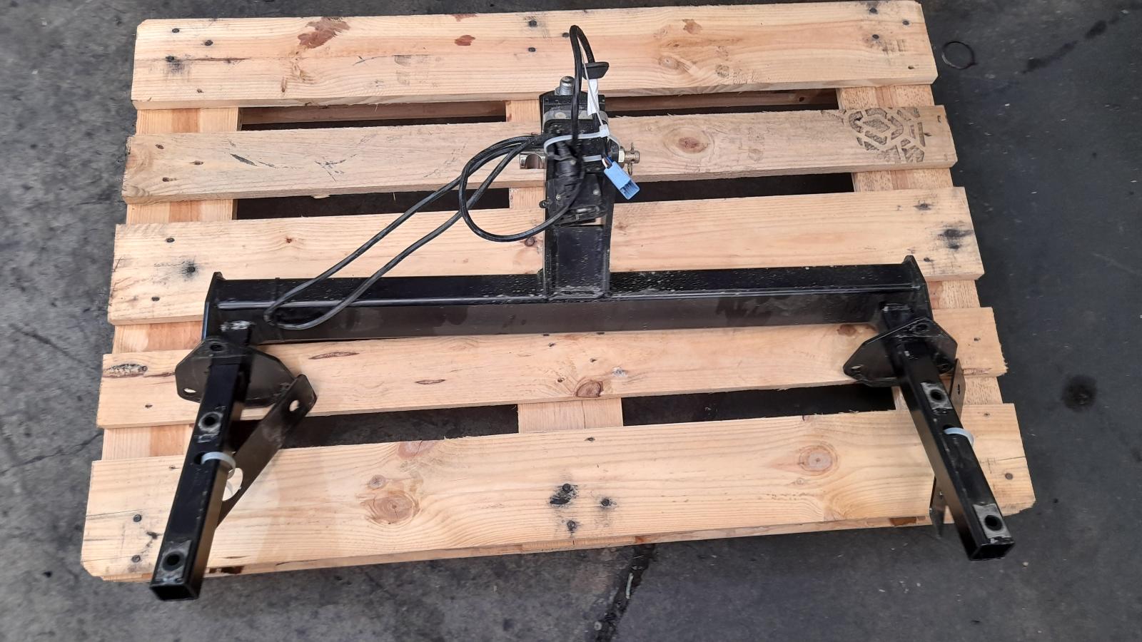 View Auto part Towbar Subaru Forester 2016