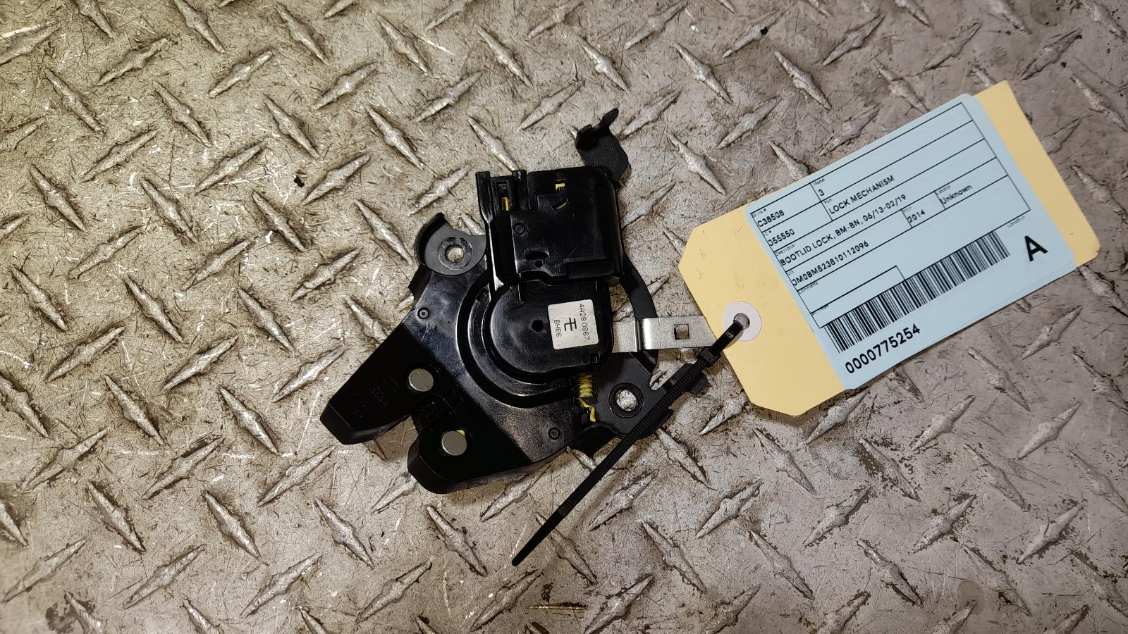 View Auto part Door/Boot/Gate Lock Mazda 3 2014