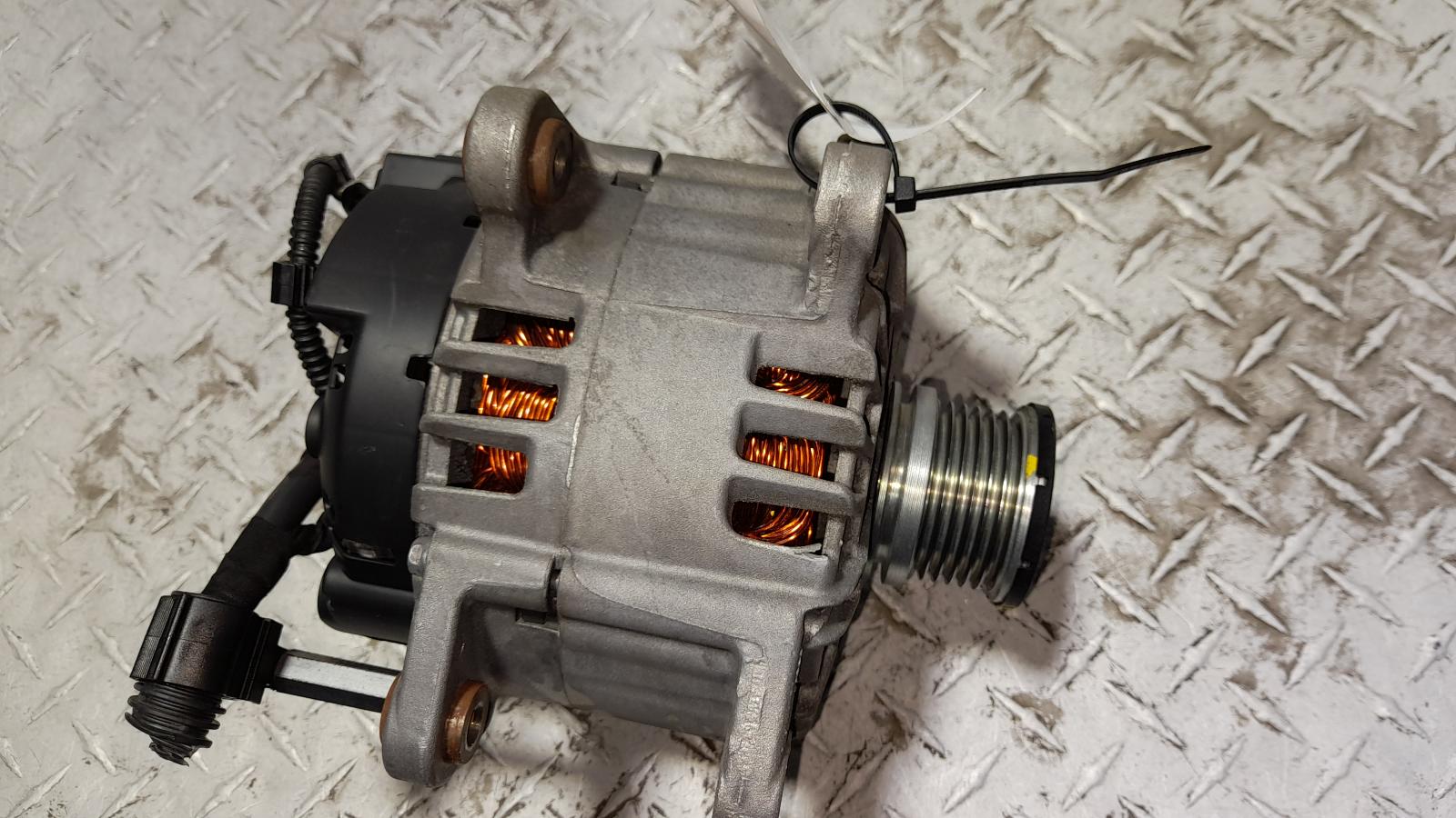 View Auto part Alternator Volkswagen Transporter 2013