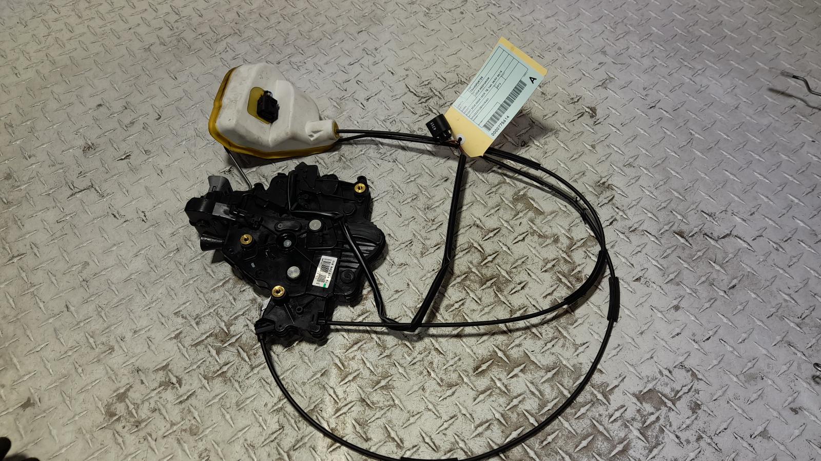 View Auto part Door/Boot/Gate Lock Volkswagen Transporter 2013