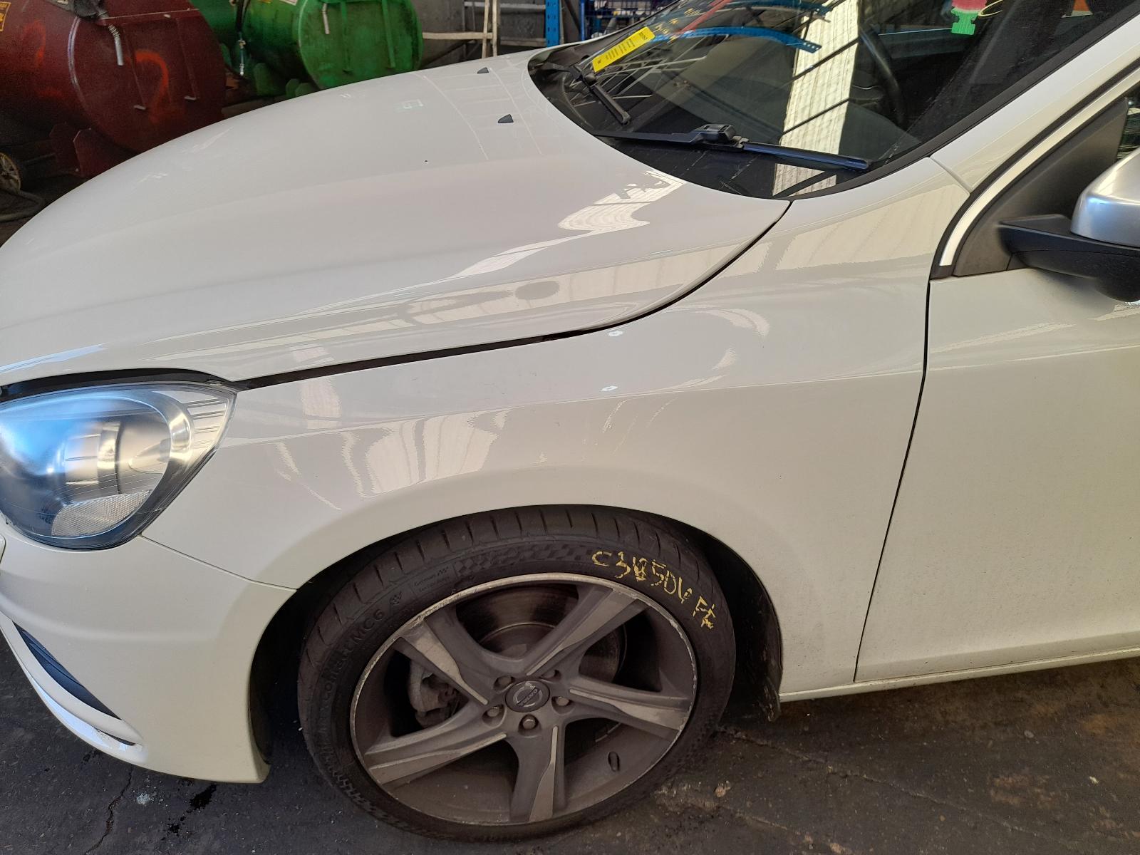 View Auto part Left Guard Volvo S60/v60 2012