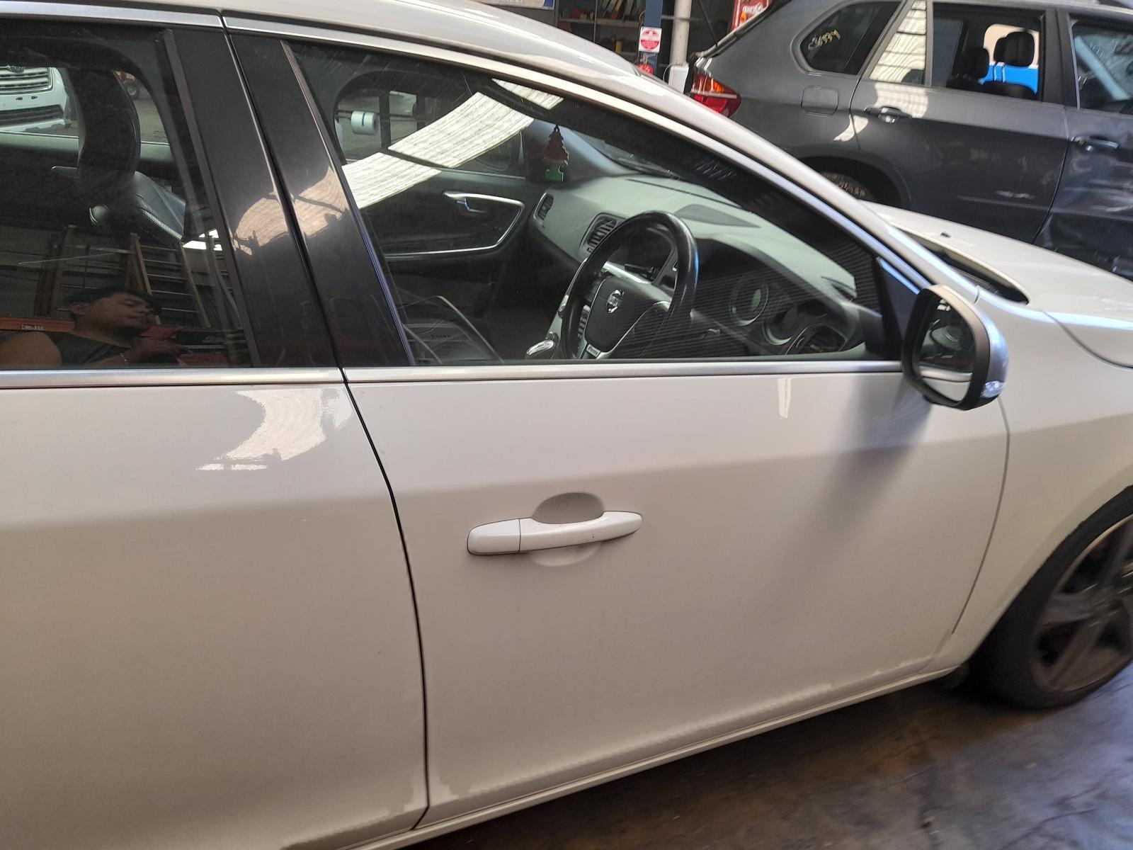 View Auto part Right Front Door Volvo S60/v60 2012