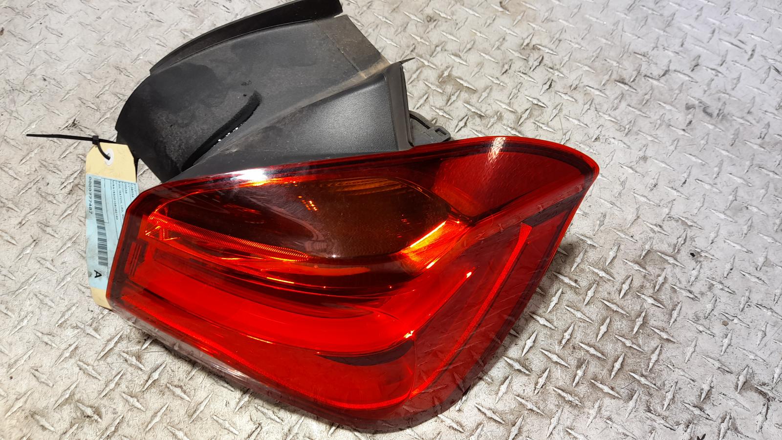 View Auto part Right Taillight Bmw 1 Series 2018
