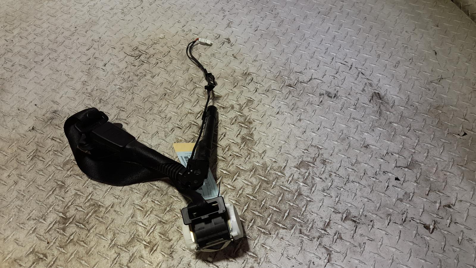 View Auto part Seatbelt/Stalk Bmw 2 Series 2014