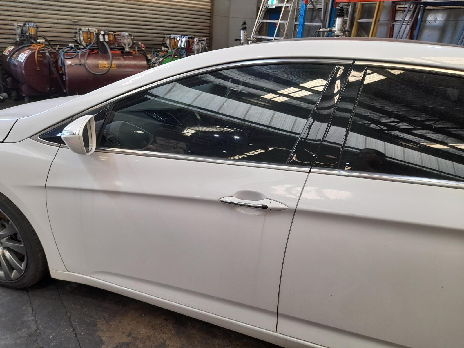 View Auto part Left Front Door Hyundai I40 2014