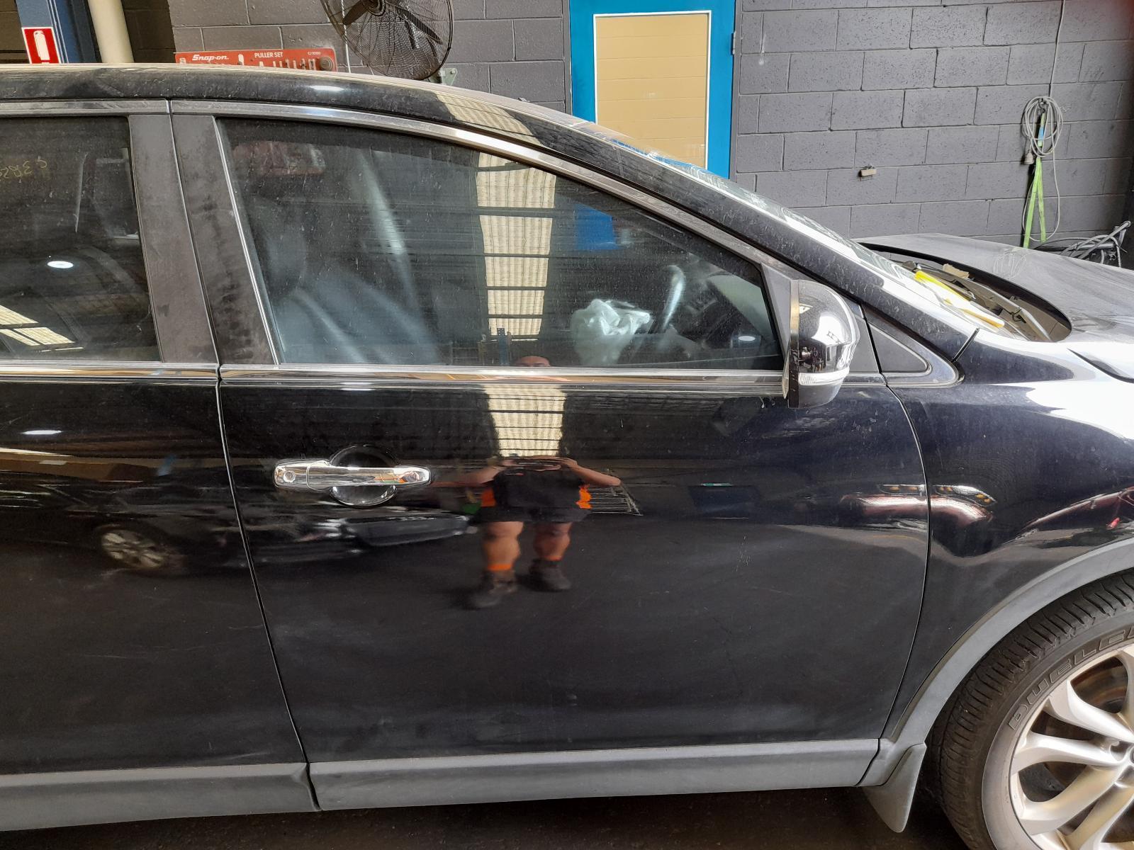 View Auto part Right Front Door Mazda Cx9 2012