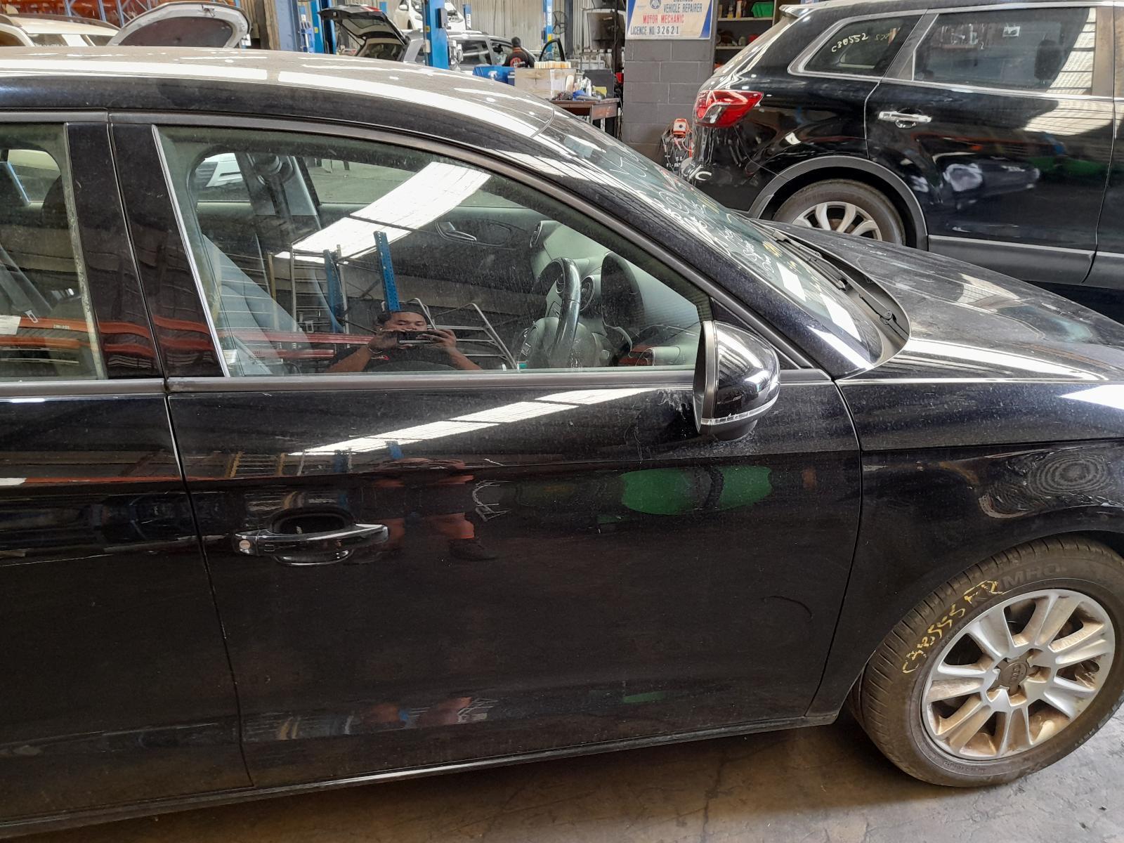 View Auto part Right Front Door Audi A1 2013