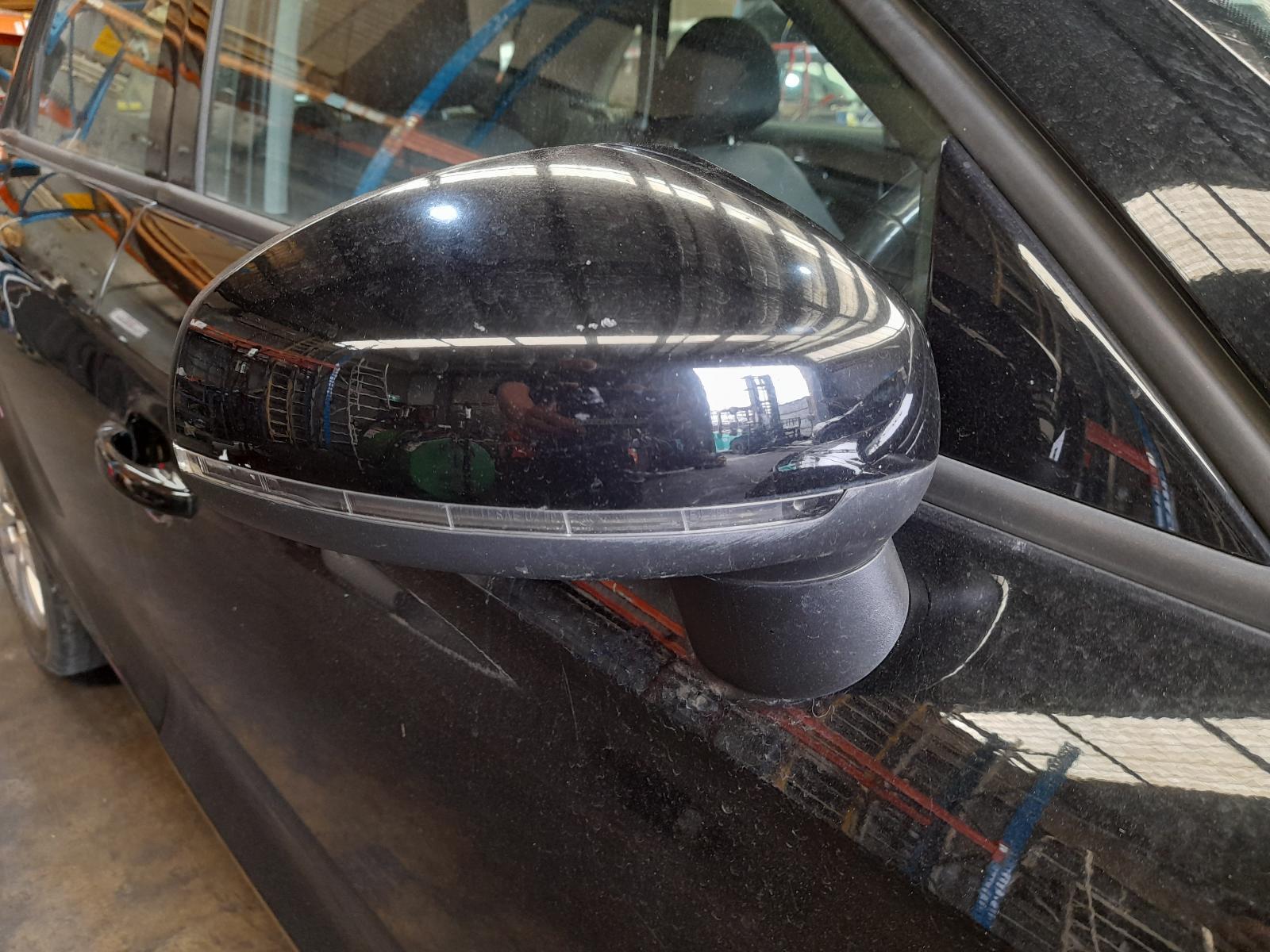 View Auto part Right Door Mirror Audi A1 2013