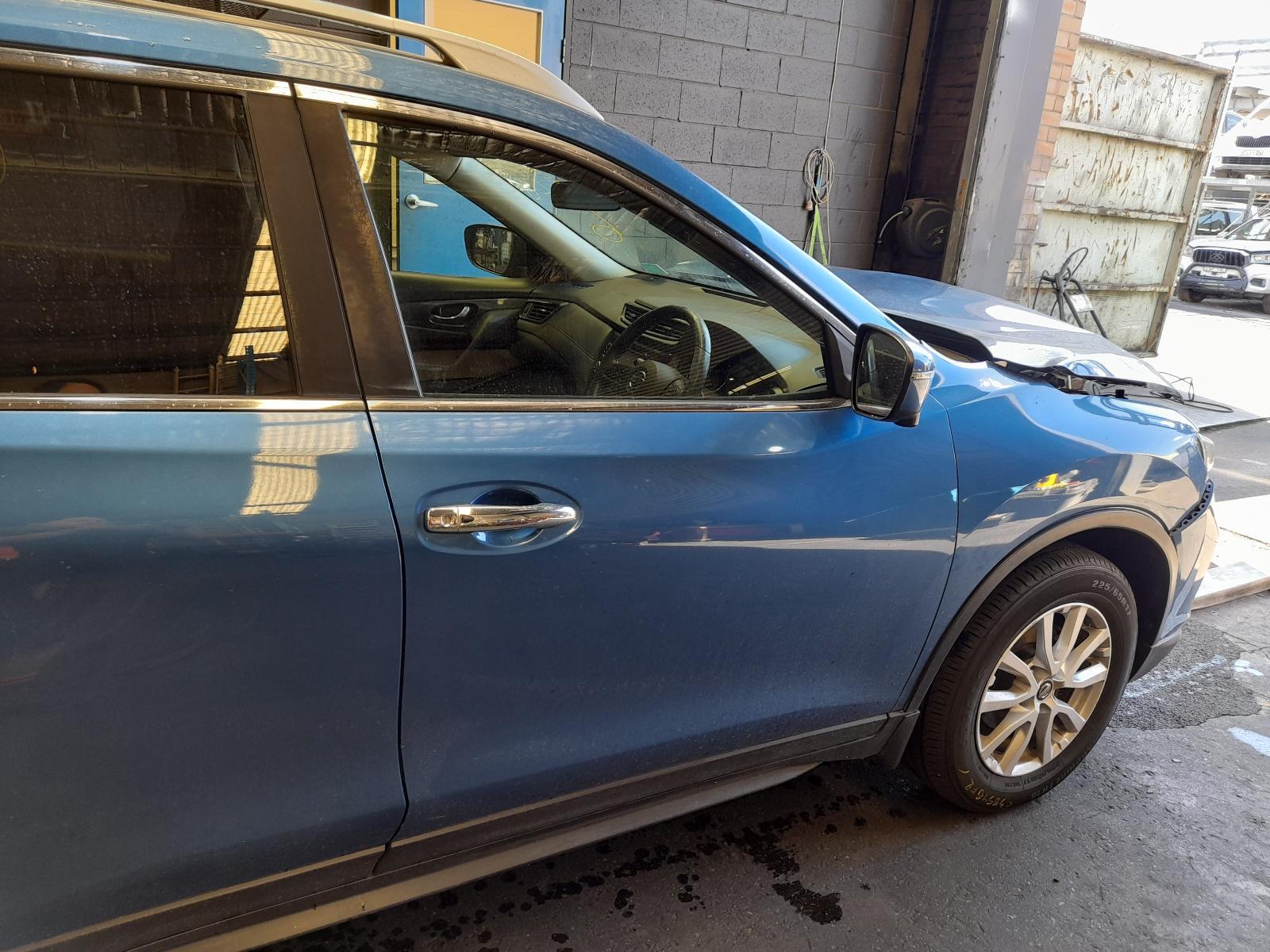 View Auto part Right Front Door Nissan Xtrail 2019