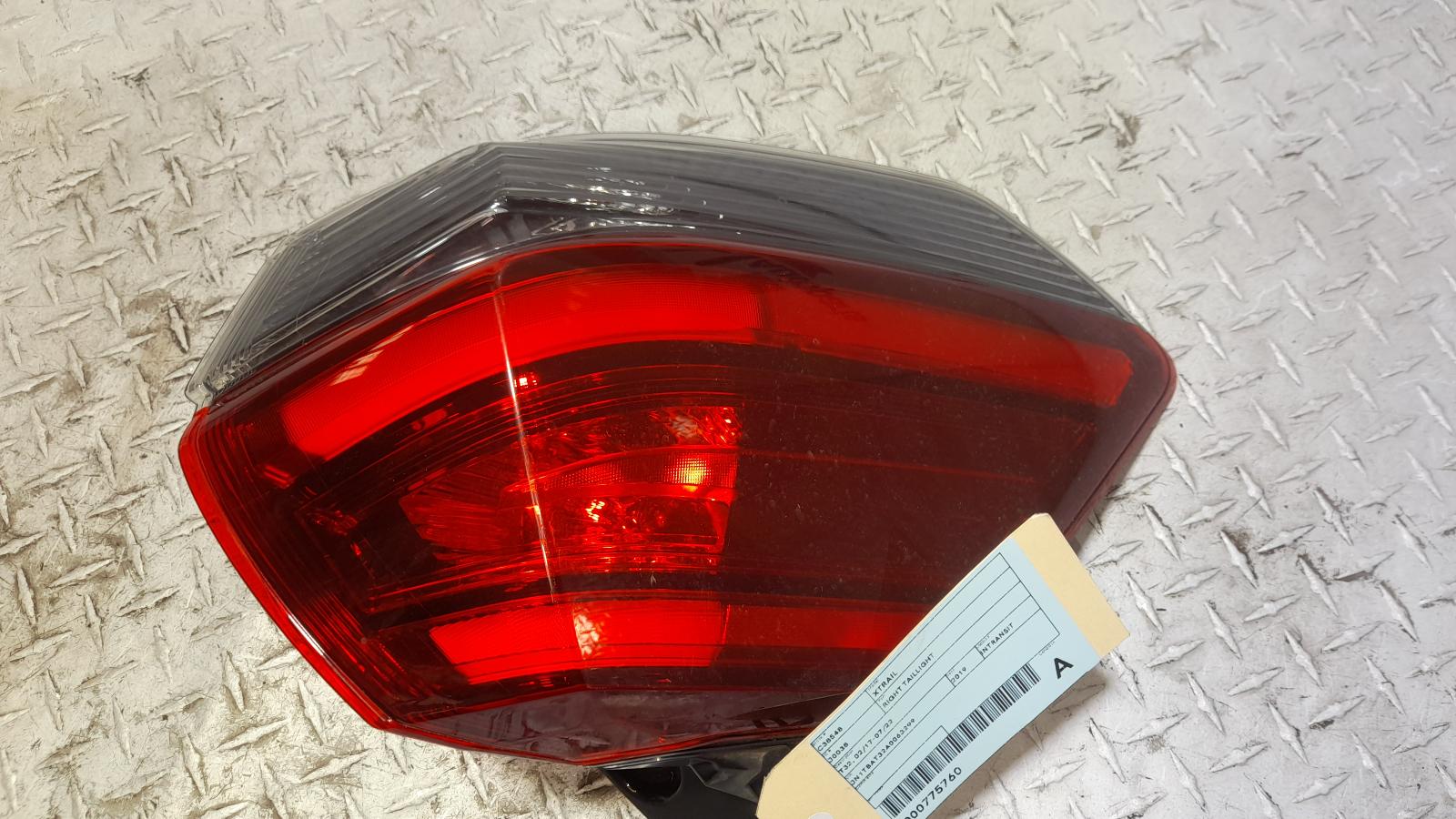 View Auto part Right Taillight Nissan Xtrail 2019
