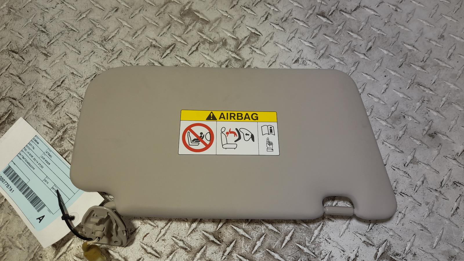 View Auto part Sunvisor Nissan Xtrail 2019