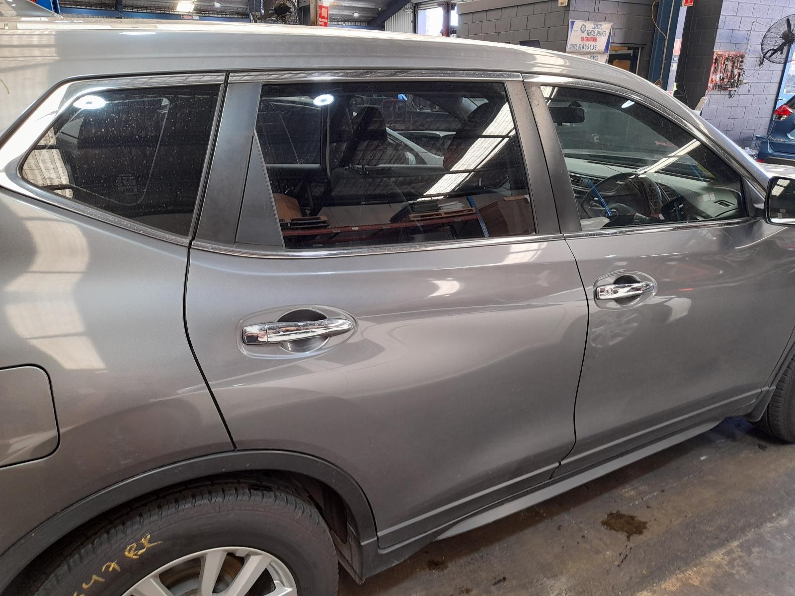 View Auto part Right Rear Door Sliding Nissan Xtrail 2019