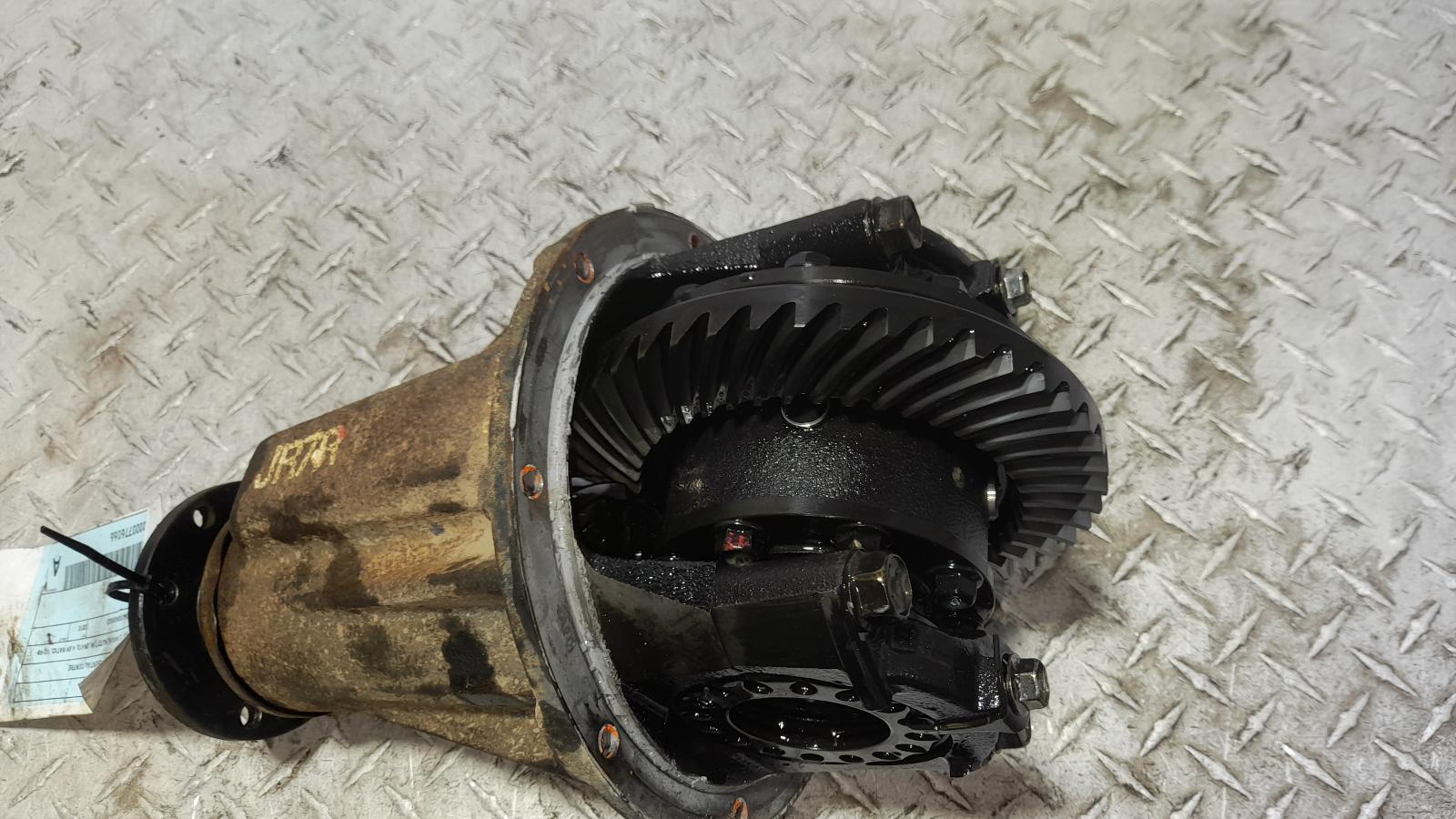 View Auto part Differential Centre Suzuki Jimny 2010