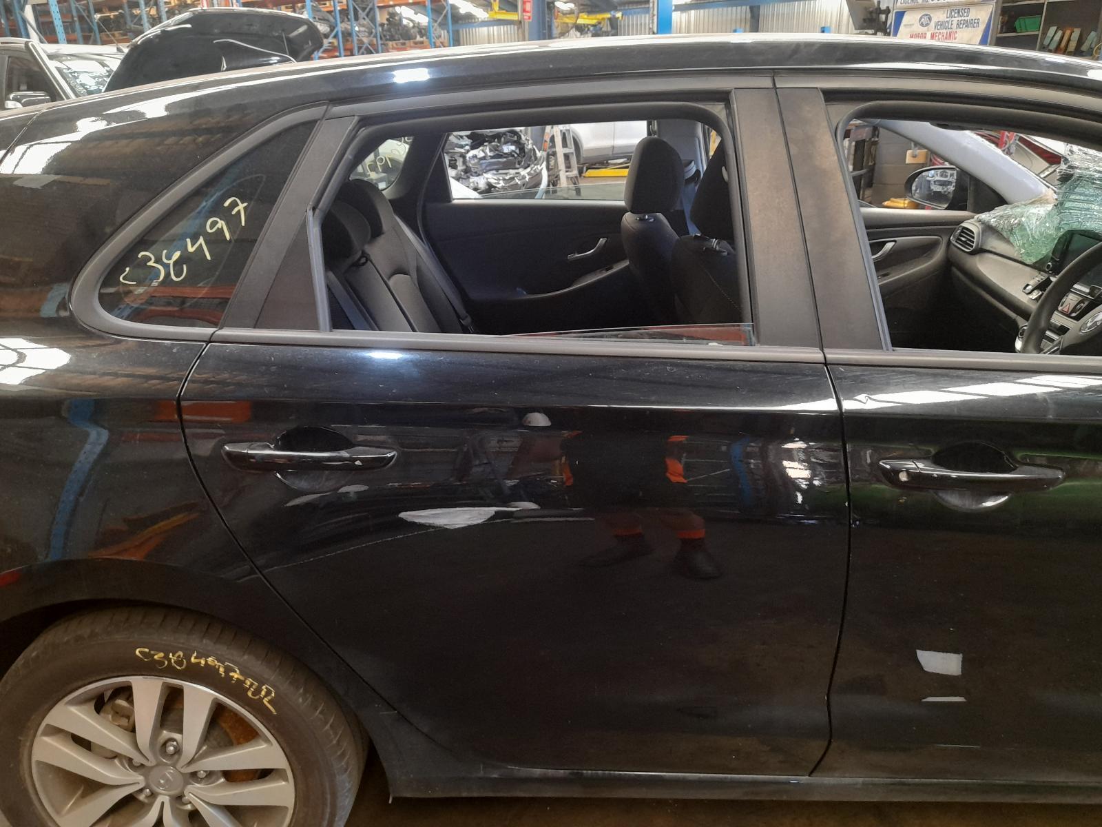 View Auto part Right Rear Door Sliding Hyundai I30 2018