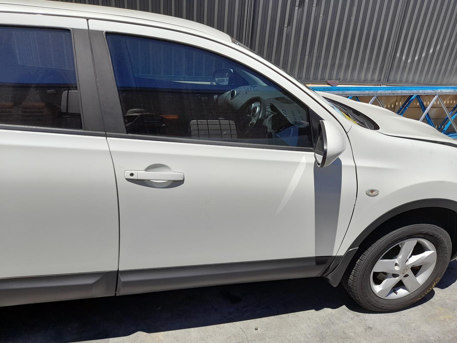 View Auto part Right Front Door Nissan Dualis 2012