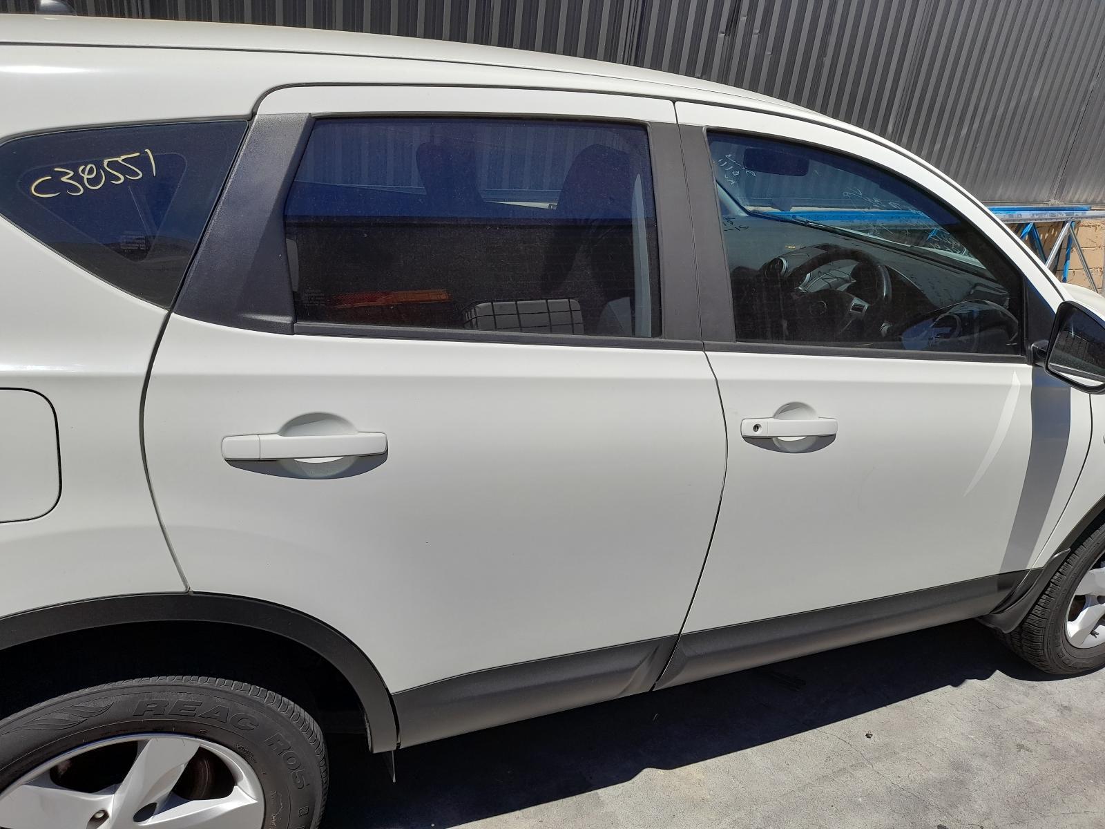 View Auto part Right Rear Door Sliding Nissan Dualis 2012