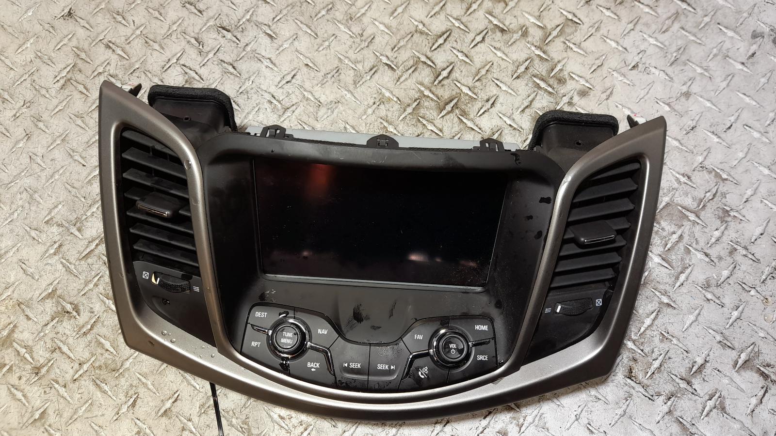 View Auto part Radio/Cd/Dvd/Sat/Tv Holden Commodore 2013