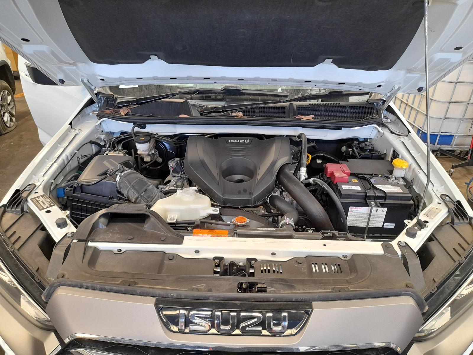 View Auto part Engine Isuzu Mu-x 2021