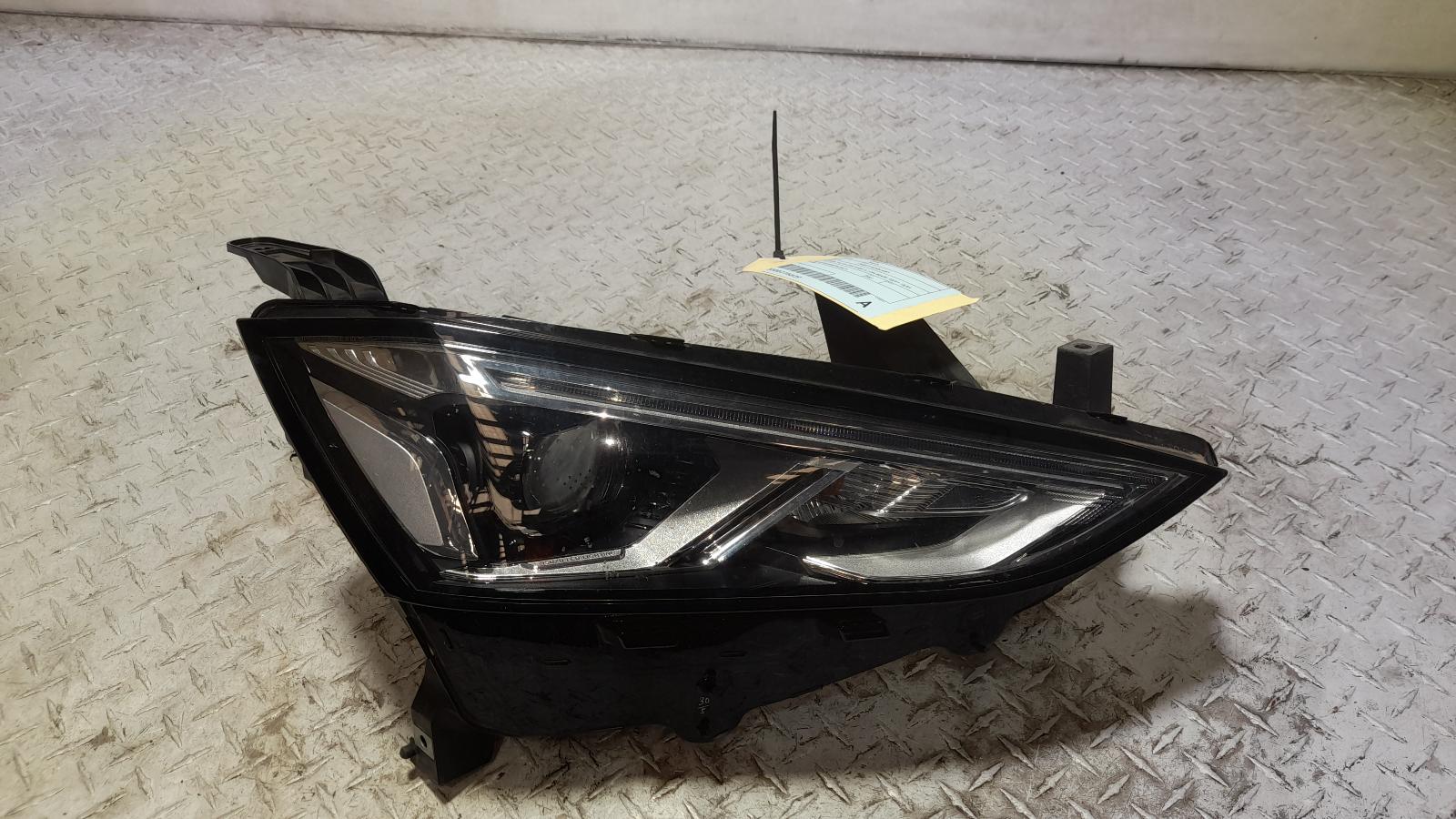 View Auto part Right Headlamp Isuzu Mu-x 2021