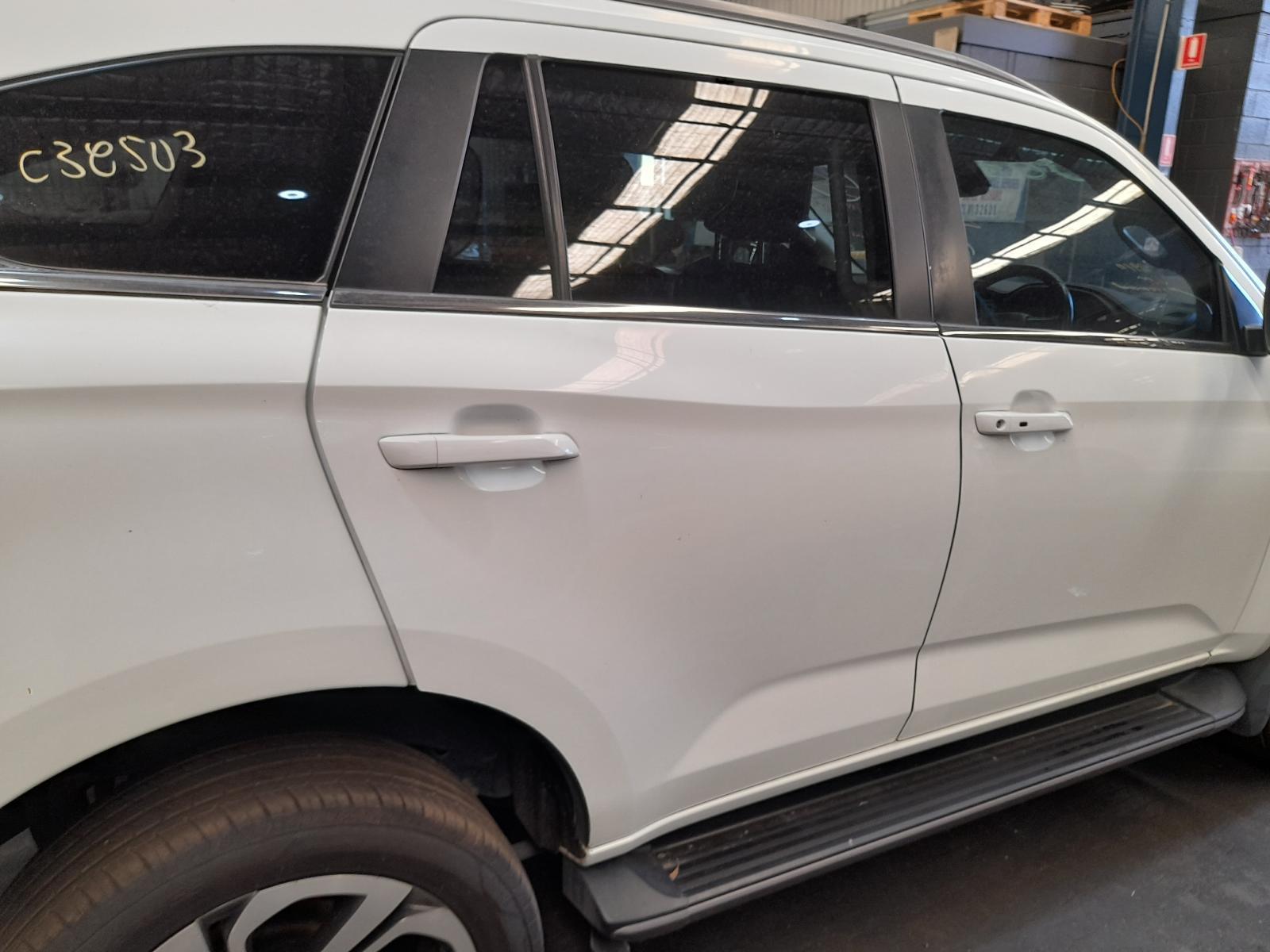 View Auto part Right Rear Door Sliding Isuzu Mu-x 2021