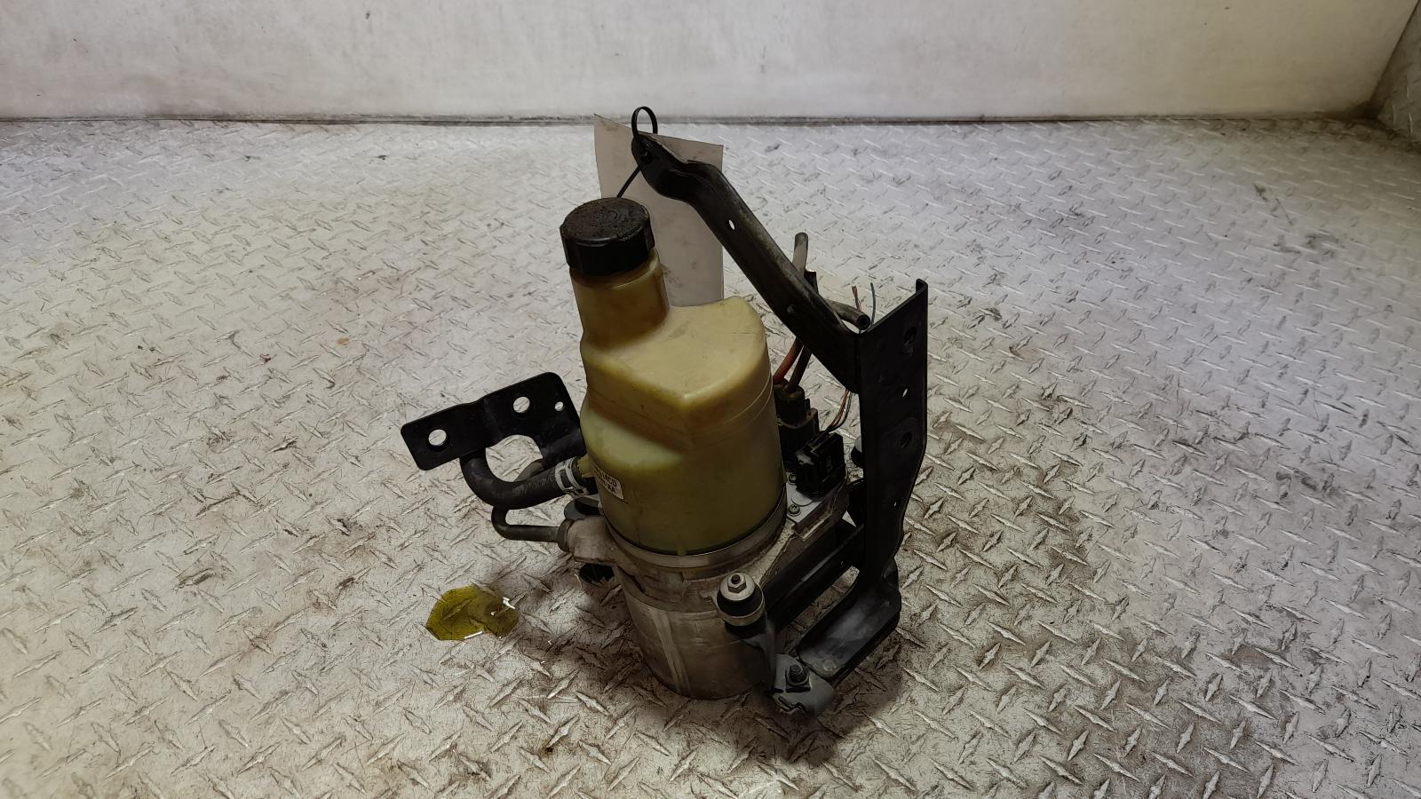 View Auto part Steering Pump Volvo C30 2011