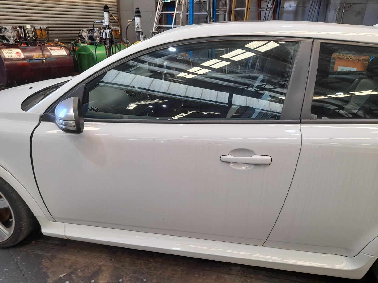 View Auto part Left Front Door Volvo C30 2011