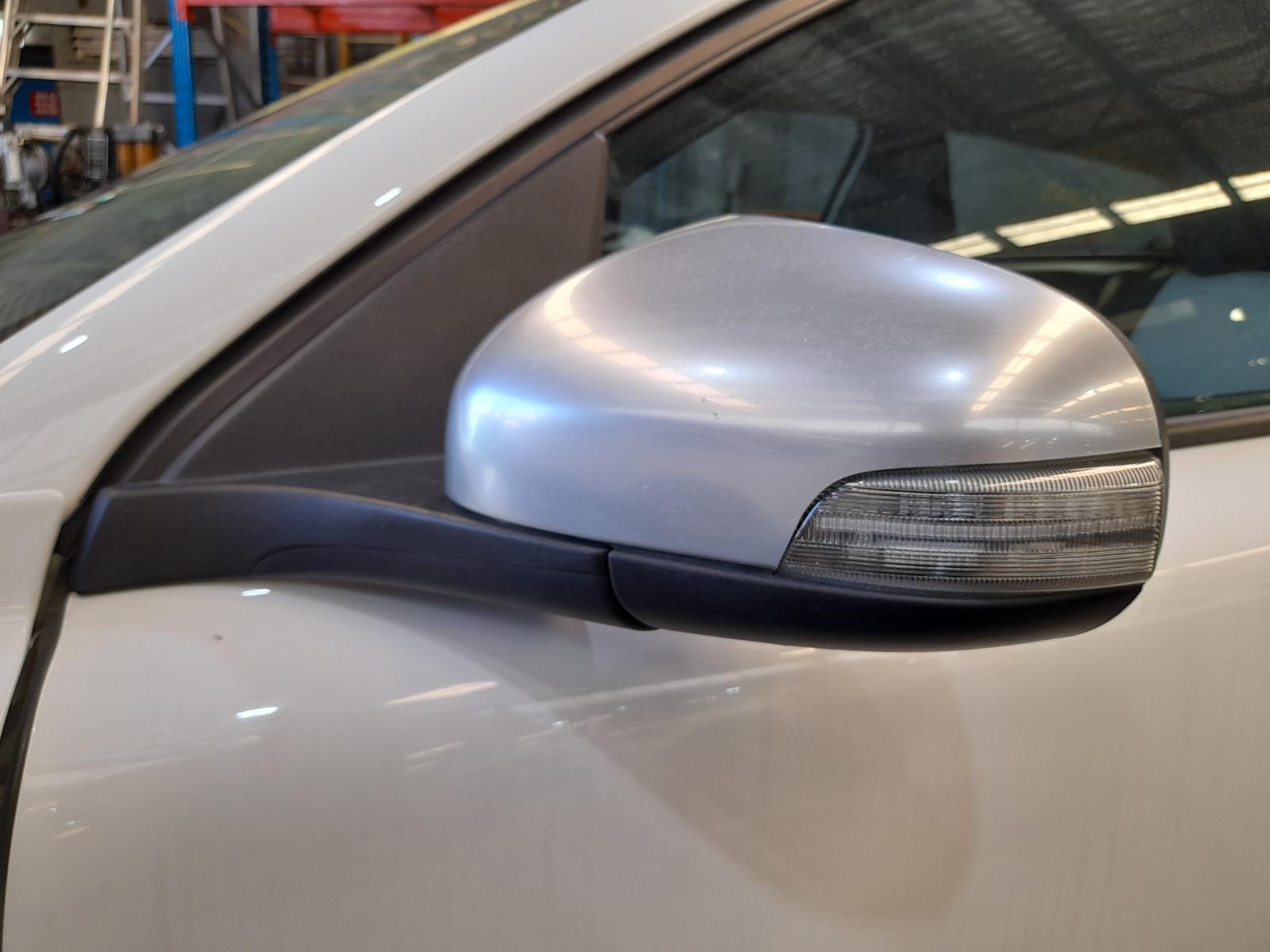 View Auto part Left Door Mirror Volvo C30 2011