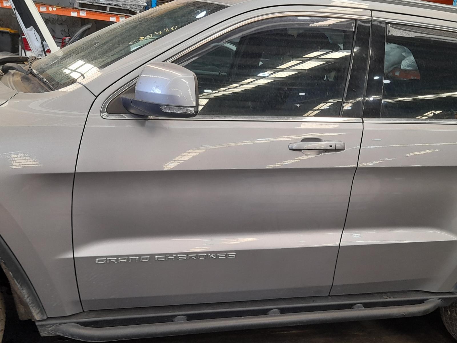 View Auto part Left Front Door Jeep Grandcherokee 2013