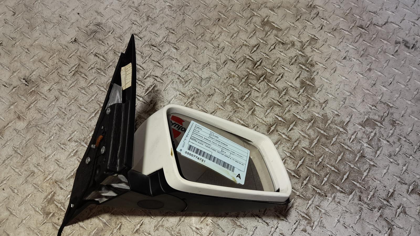 View Auto part Right Door Mirror Mercedes C Class 2014