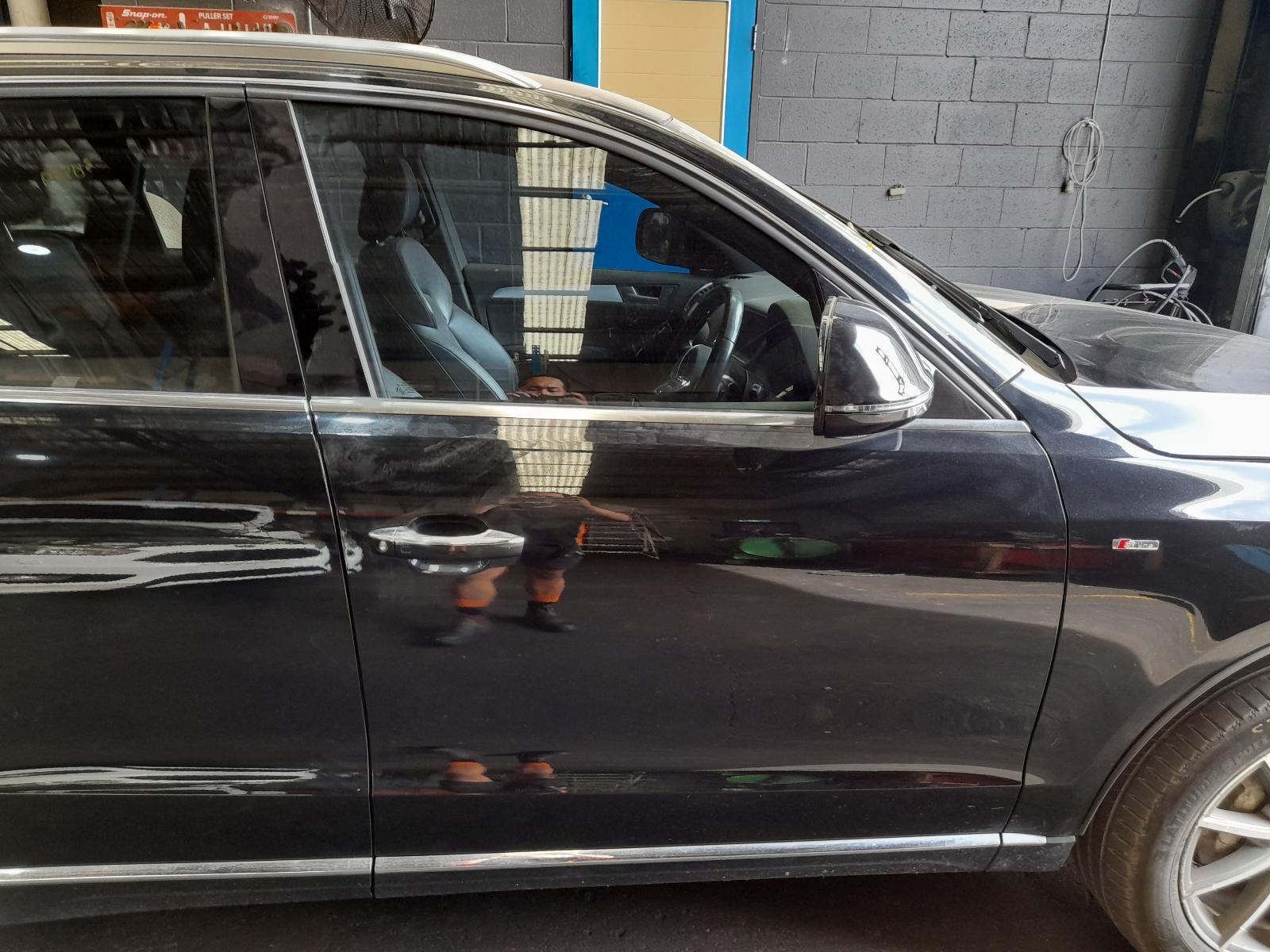 View Auto part Right Front Door Audi Q5 2016