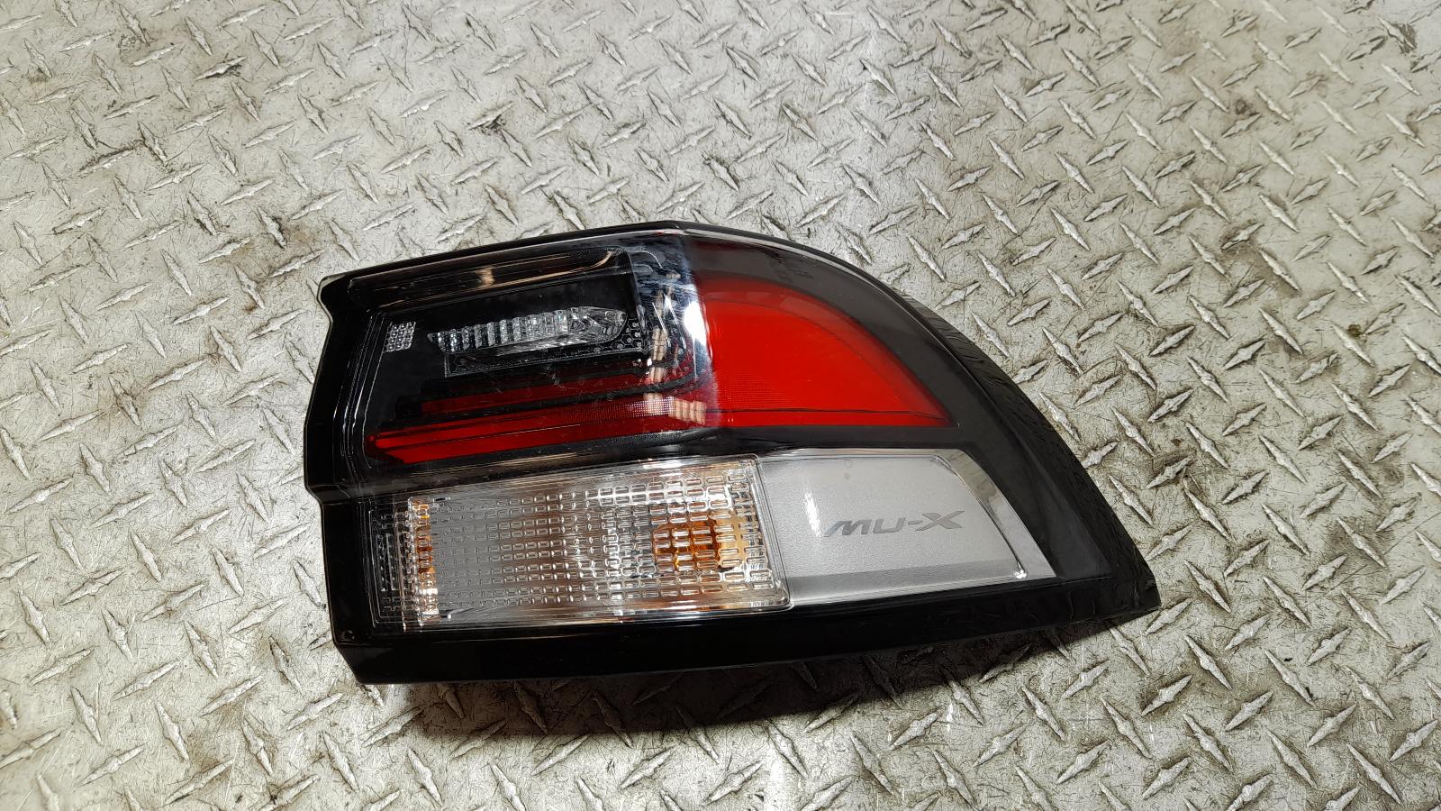 View Auto part Right Taillight Isuzu Mu-x 2021
