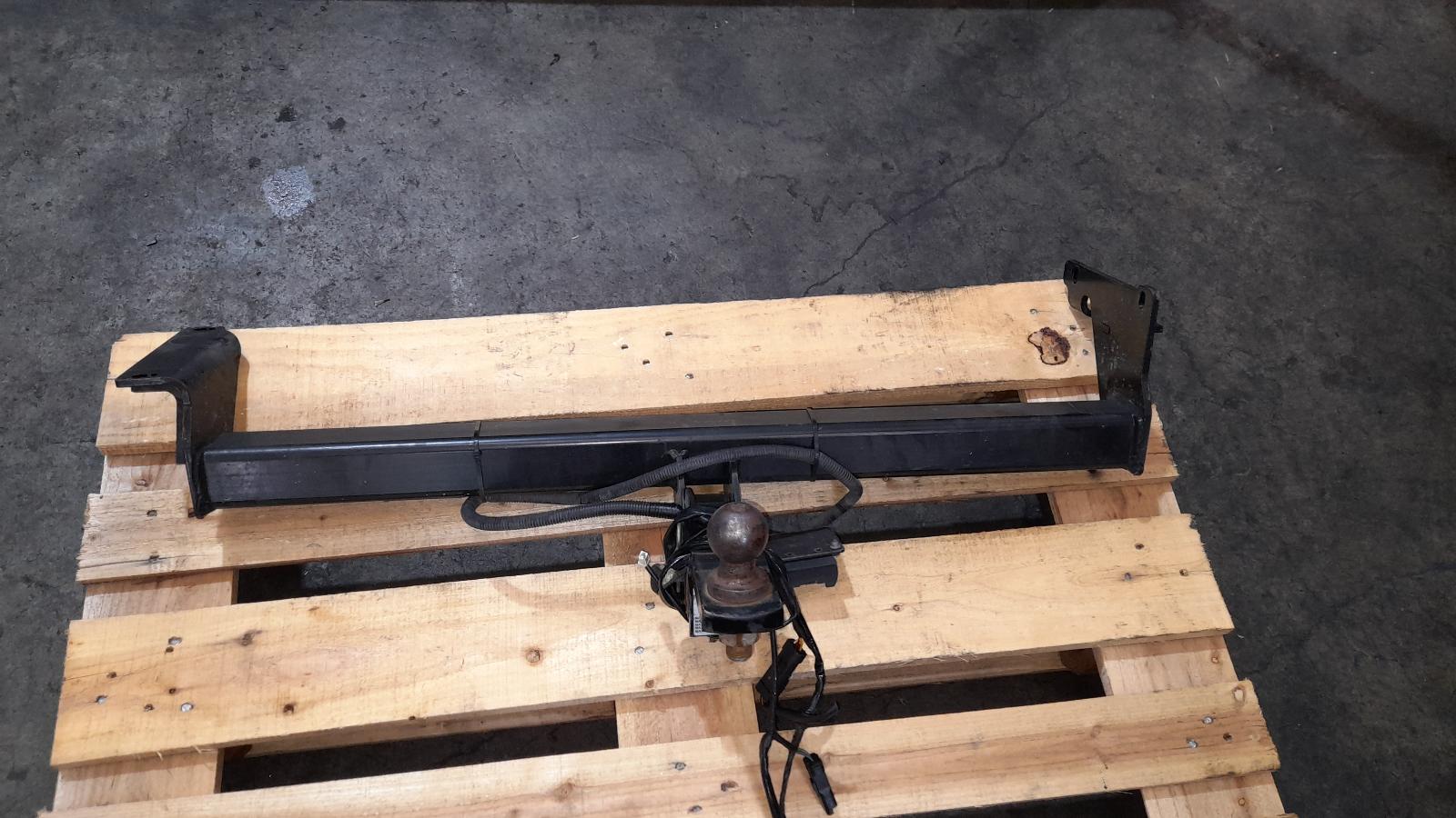 View Auto part Towbar Nissan Dualis 2011